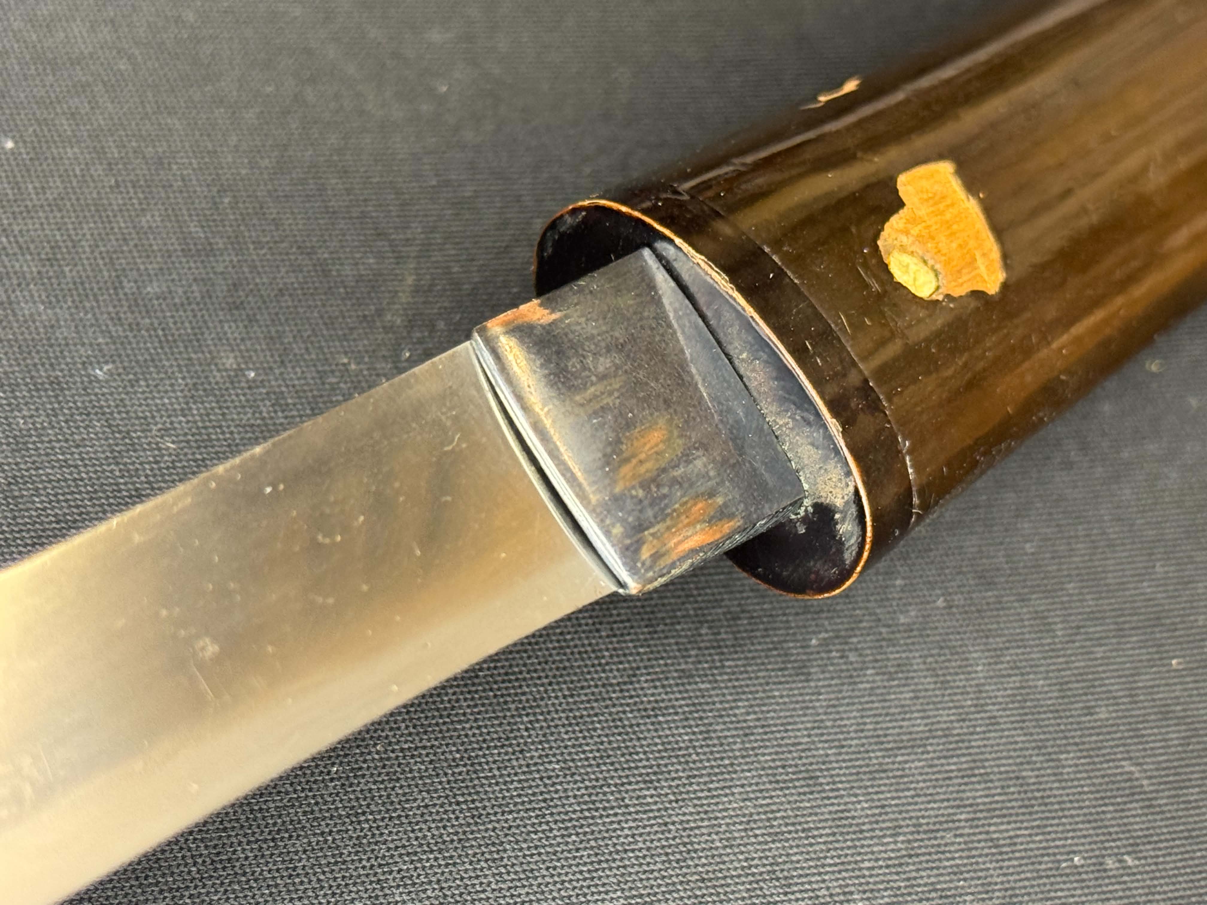 Antique Nihonto - Yoroi doshi in Koshirae, signed Kanekuni Saku