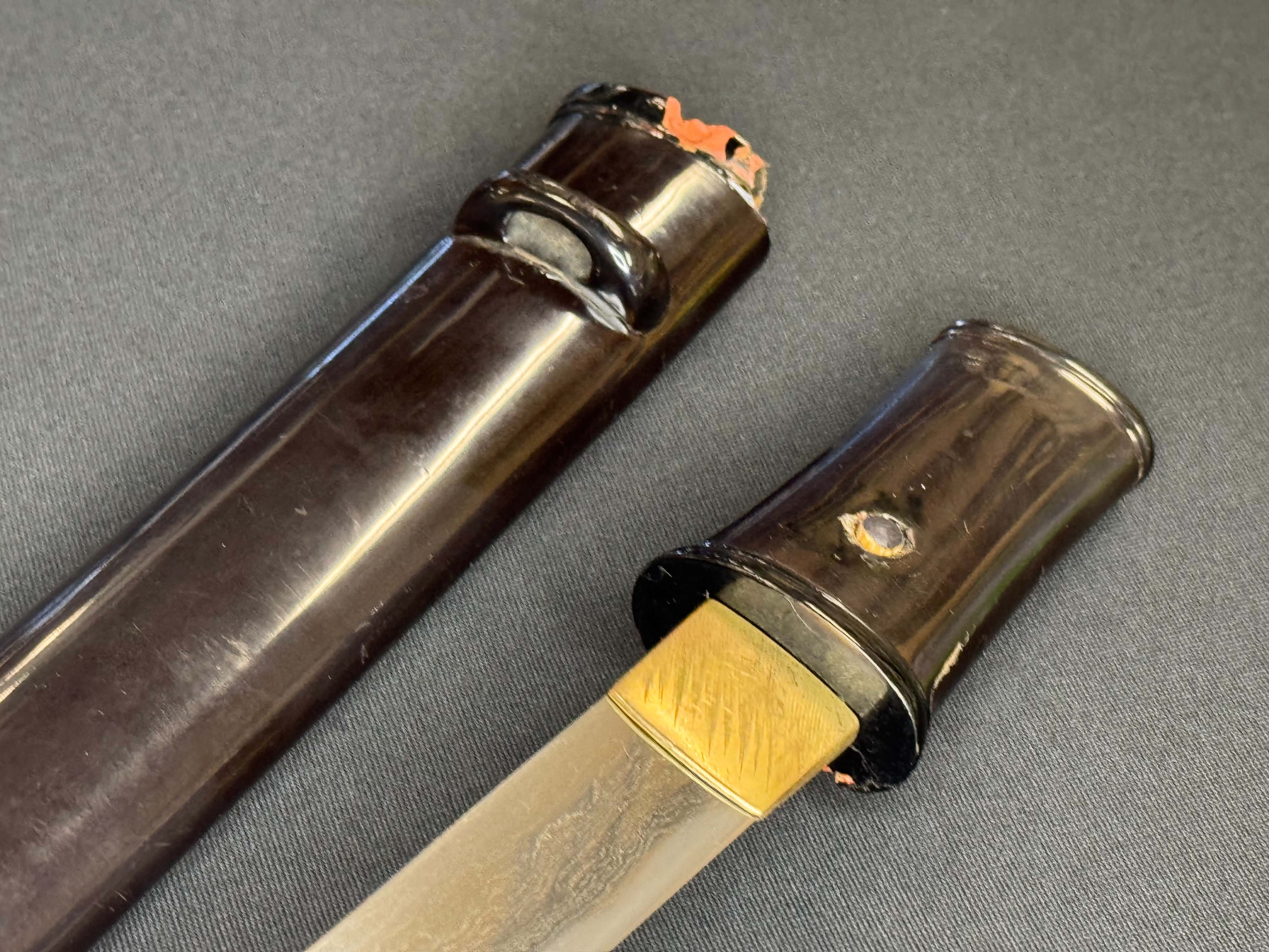 Antique Nihonto - Tanto with prominent jihada in Kaiken Koshirae
