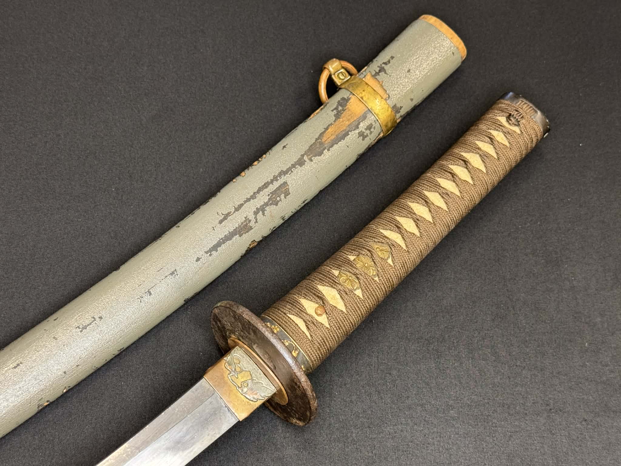 Antique Nihonto - Late Muromachi Katana in WW2 pilot Gunto fittings - Signed Tomotsugu