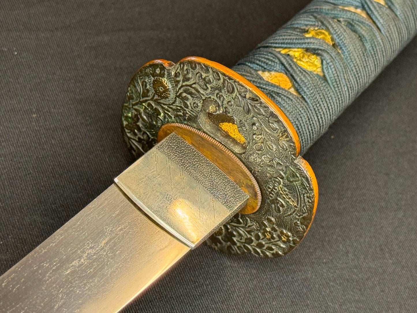 Antique Nihonto - Late Muromachi Tanto in Koshirae, signed Kanesugi (unverified)