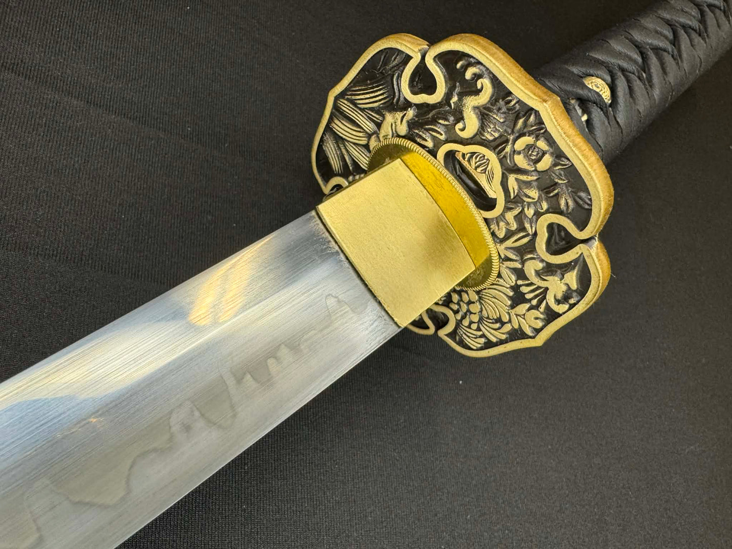Moritaka Razor Katana -  Four Flowers T10