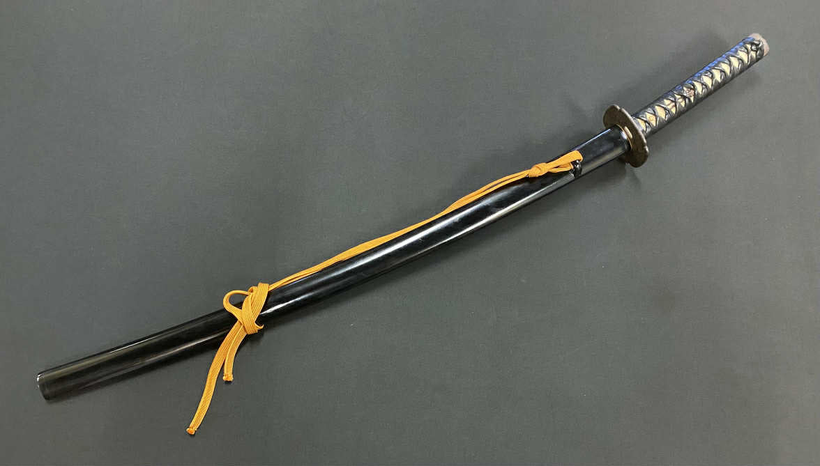 Antique Nihonto - Katana in Koshirae - Muromachi Period (About 500 years old) - NBTHK Certified Bizen Osafune Kiyomitsu