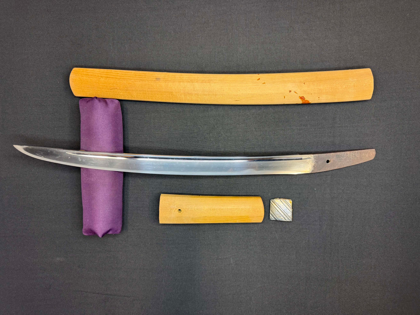 Antique Nihonto - Muromachi Period (500 years old) Wakizashi in Shirasaya - signed Soshu Ju Hiromasa