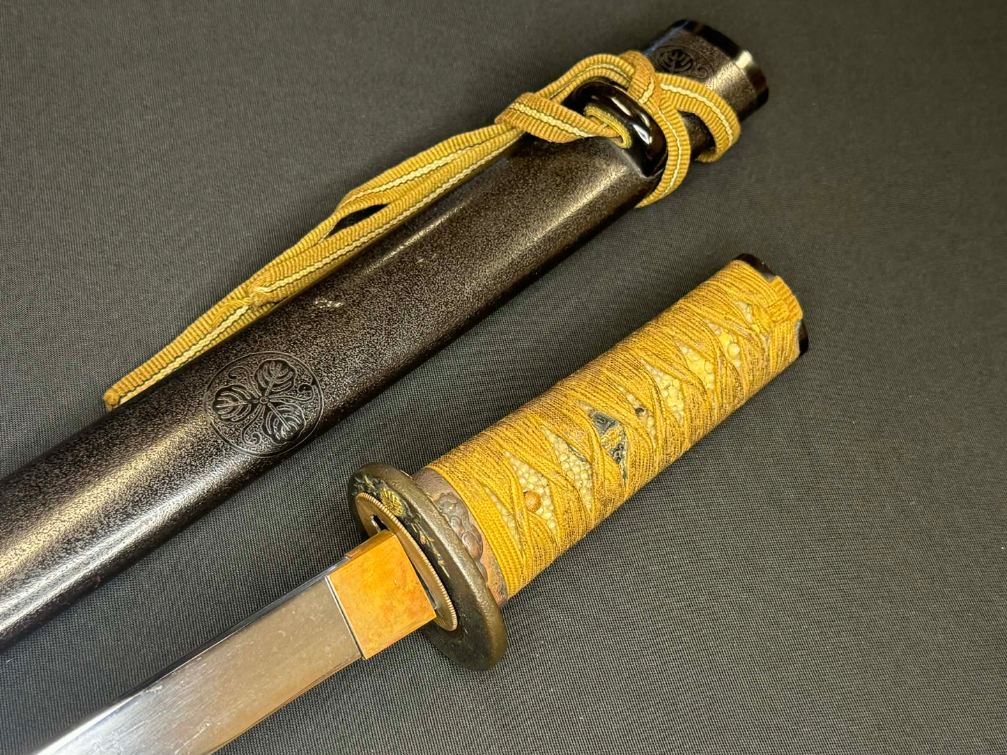 Antique Nihonto - Tanto in Koshirae, signed Kunishige (unverified)