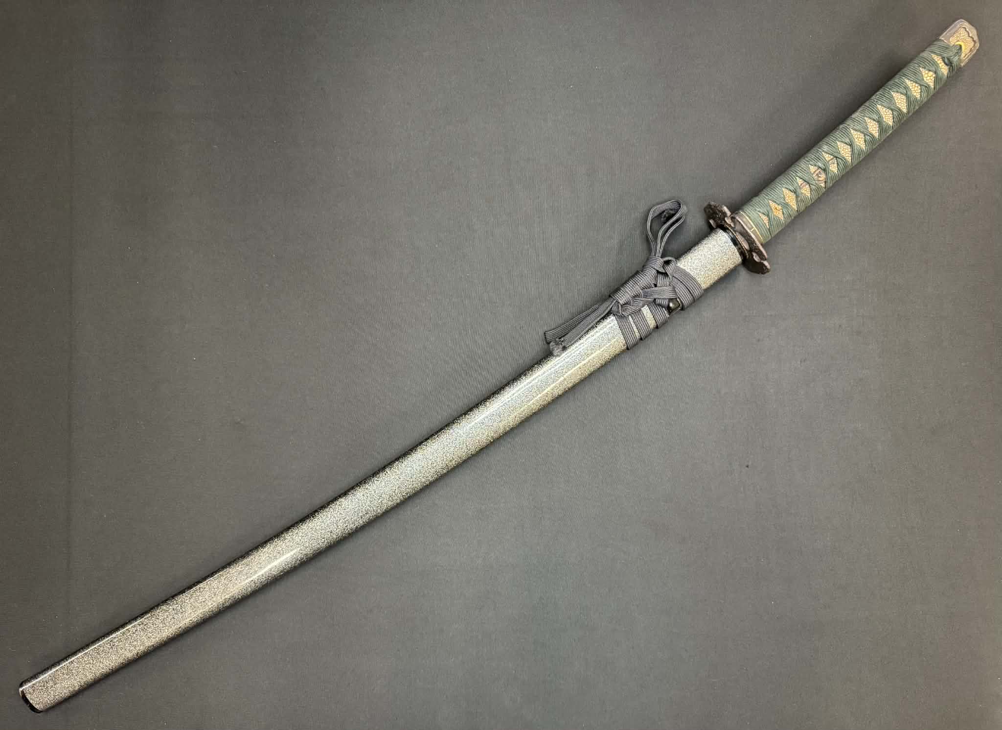 Antique Nihonto - Katana in Koshirae, signed Bishu Osafune Sukesada, Dated Eiroku October 8 (1567) (not verified)
