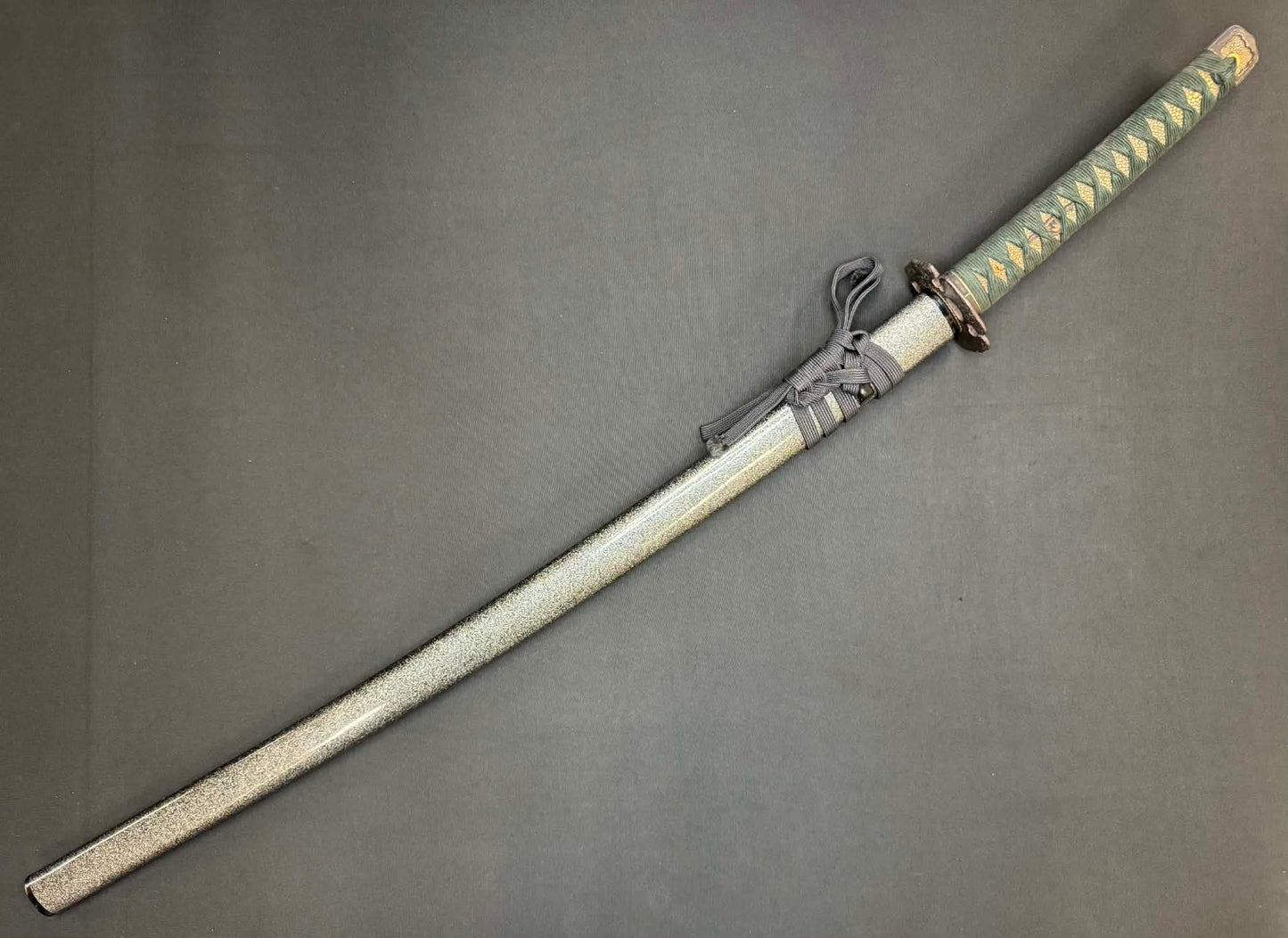 Antique Nihonto - Katana in Koshirae, signed Bishu Osafune Sukesada, Dated Eiroku October 8 (1567) (not verified)