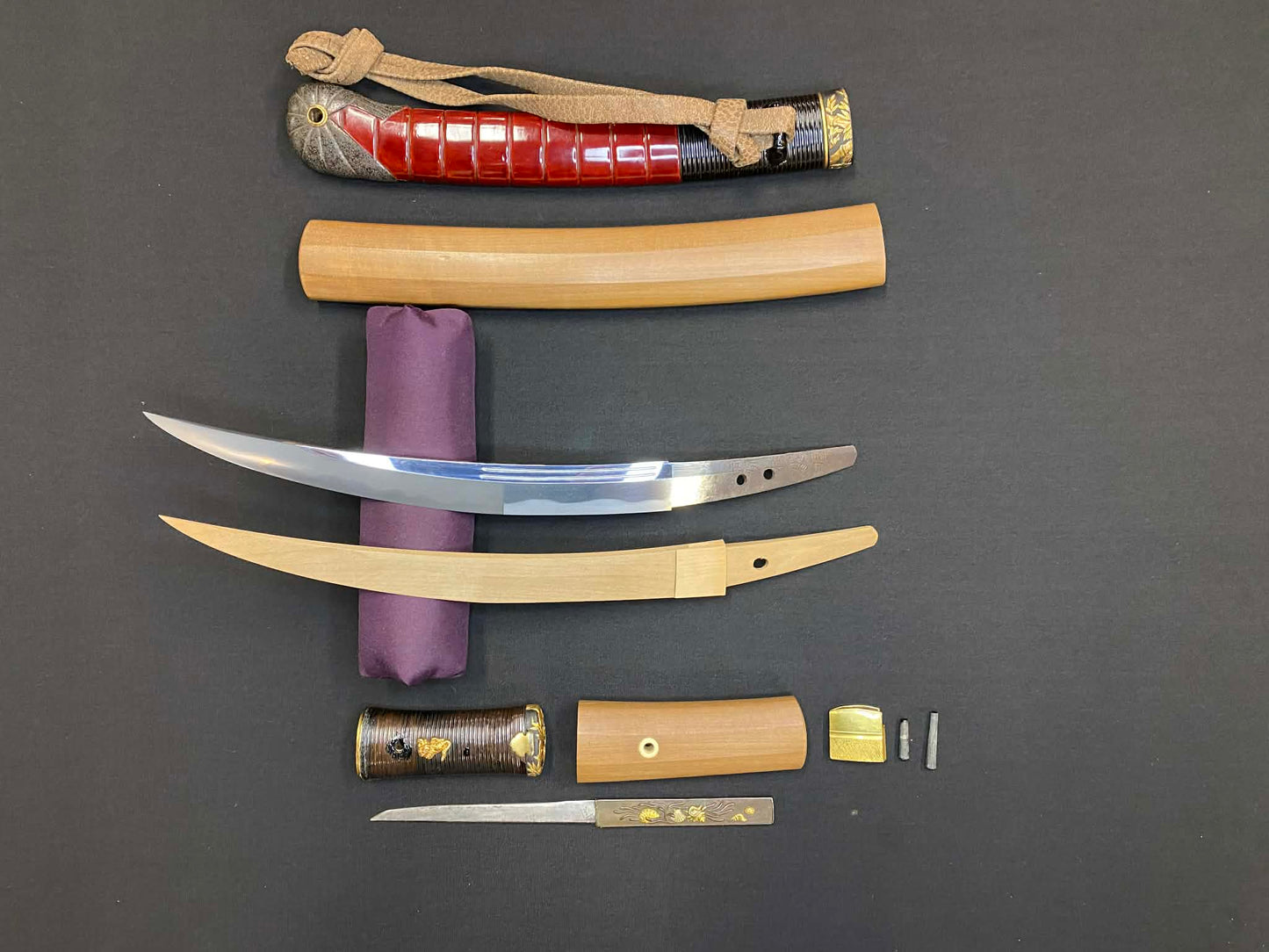 Antique Nihonto - Osoraku Tanto with Shrimp Koshirae - Edo Period, signed Soshu Ju Tsunahiro (unverified)