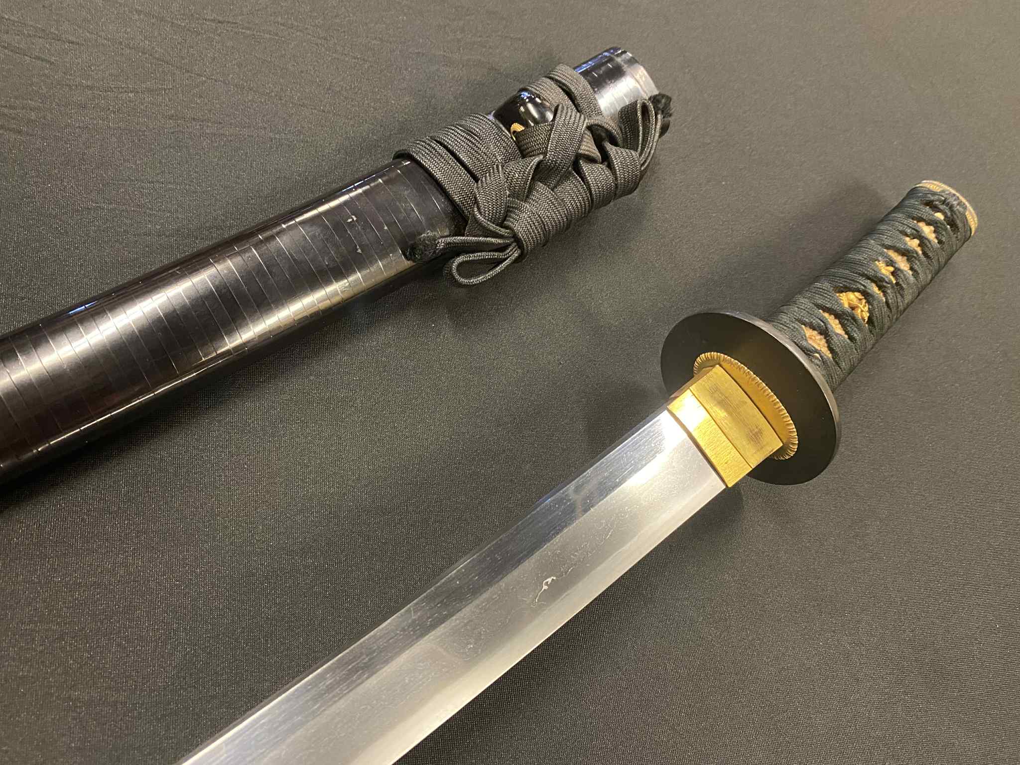 Antique Nihonto - Wakizashi in Koshirae - Edo Period (about 300 years old), Partial Signature Ho