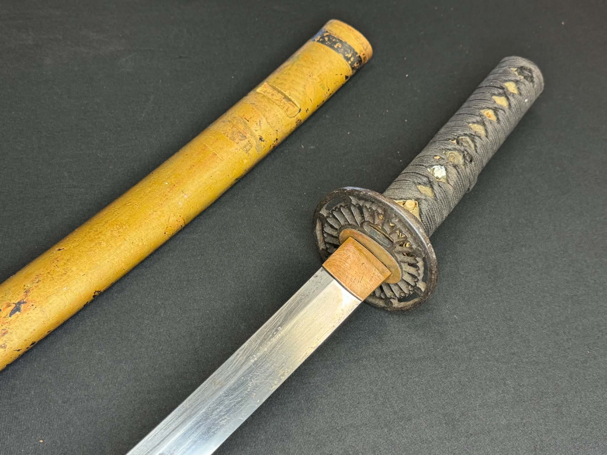Antique Nihonto - Early Muromachi (600 years old) Katana in Handachi Koshirae