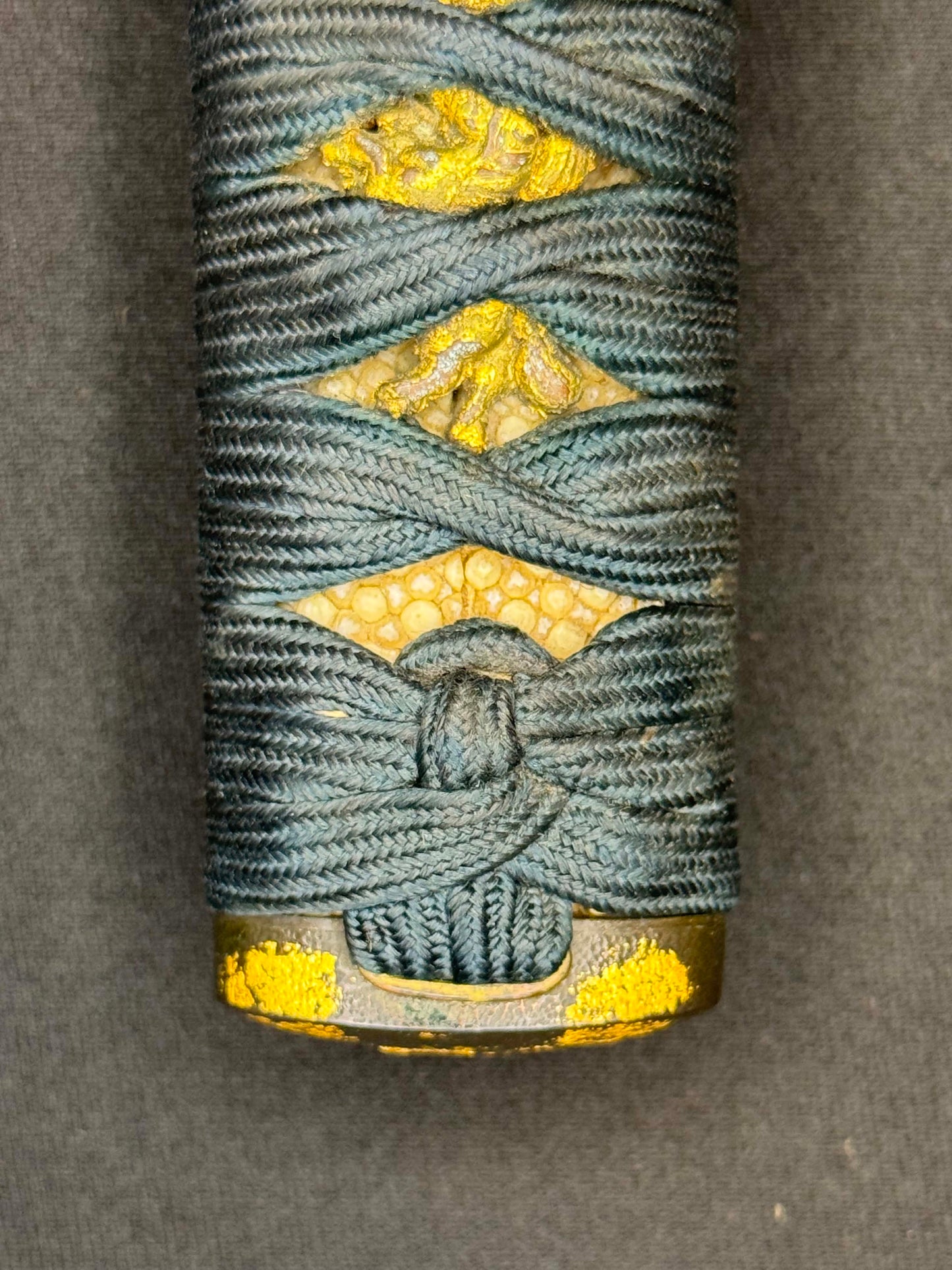Antique Nihonto - Late Muromachi Tanto in Koshirae, signed Kanesugi (unverified)