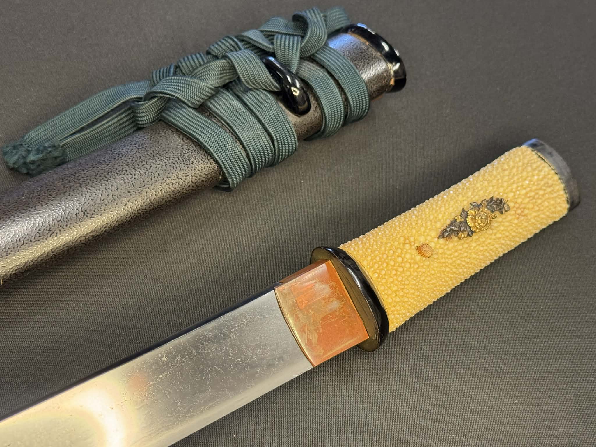 Antique Nihonto -  Edo Period (150-300 years old) Tanto in Koshirae - Signed Sekishu Ju Kiyoshige (unverified)