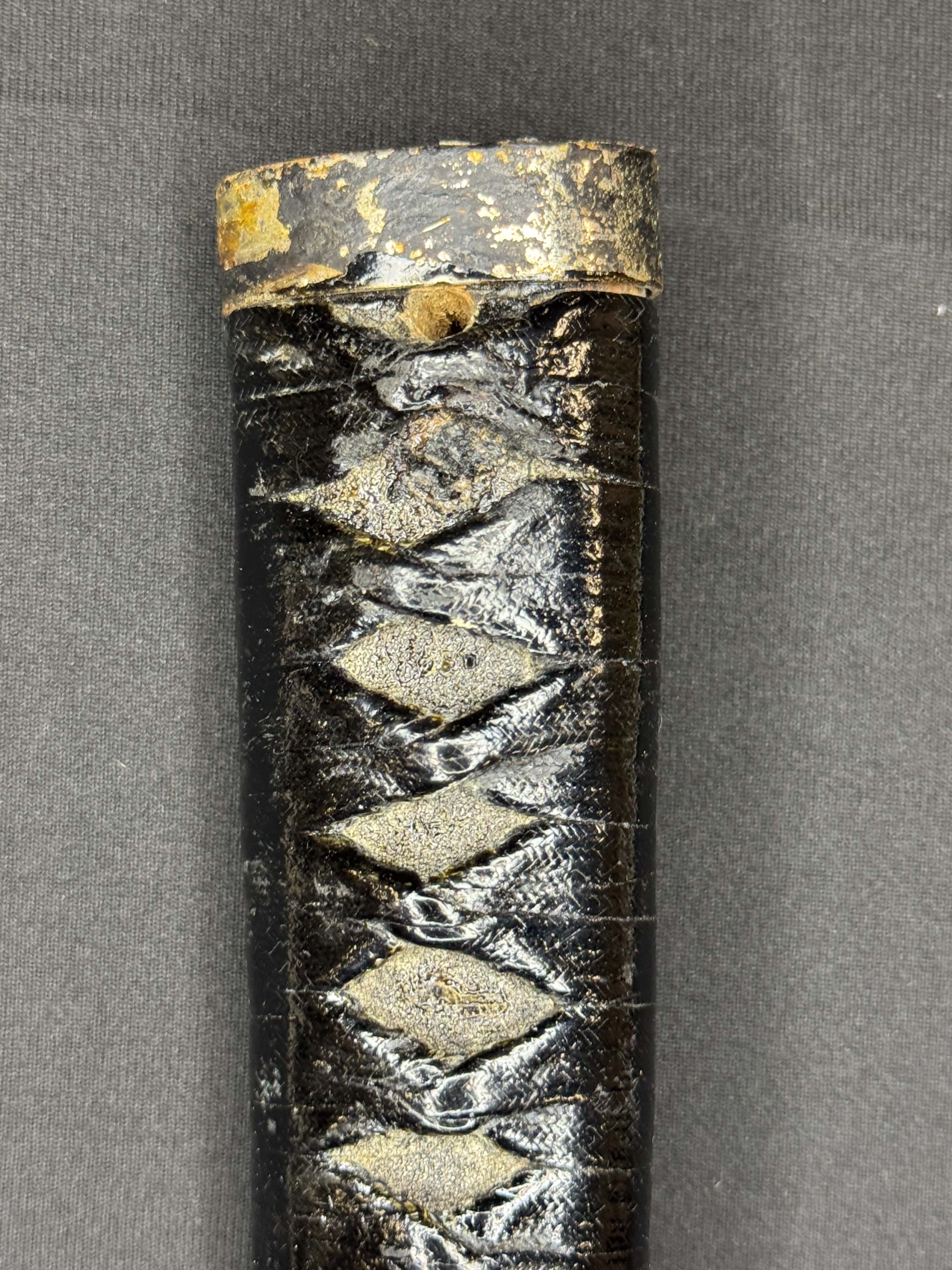 Antique Nihonto - Wakizashi in Handachi koshirae, signed Bizen Kuni Ju Osafune Sukesada, NBTHK CERTIFIED