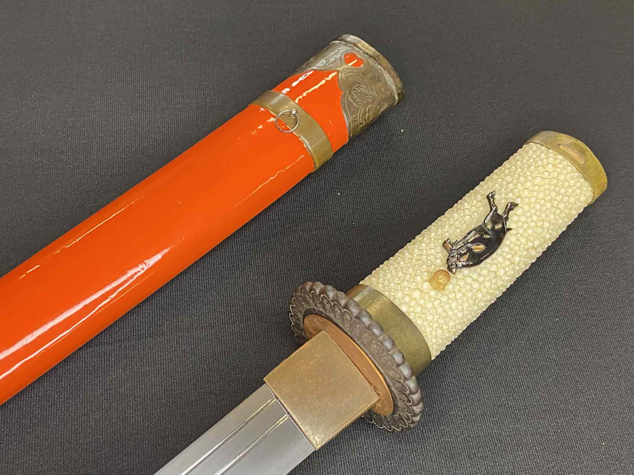 Antique Nihonto - Late Muromachi Eiroku Era (450 years old) Tanto in Koshirae, signed Kanemachi, NTHK certified