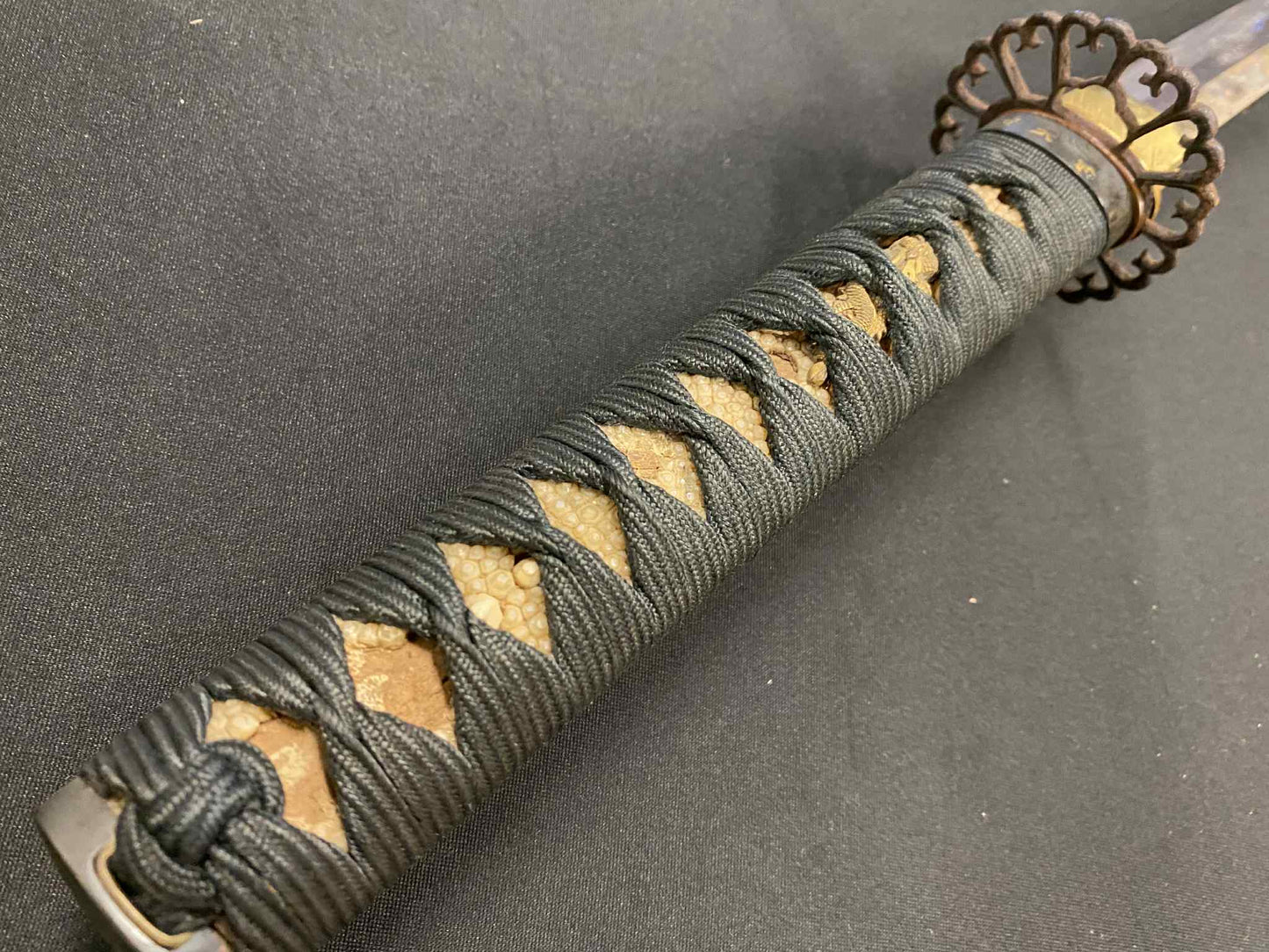Antique Nihonto - Daishou Katana (Late Muromachi, red lacquer signature of Yoshikage) and Wakizashi (Late Muromachi, signed Kanefusa Masaie) (neither verified) with Koshirae