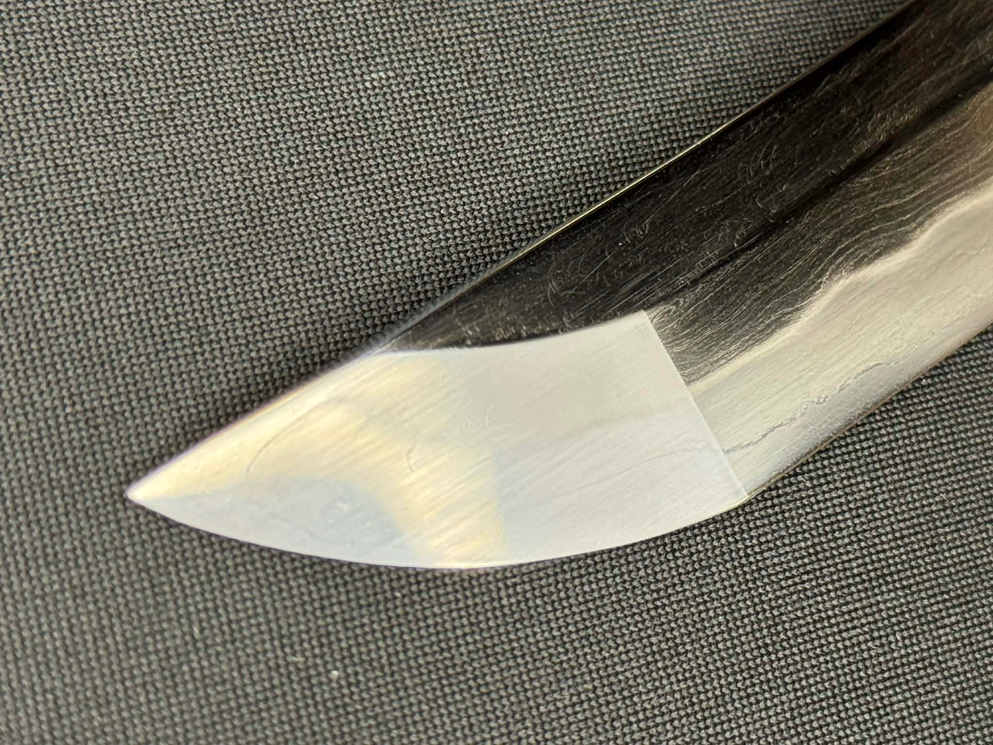 Thaitsuki Roiyaru Unokubi Katana, Sanmai Clay tempered