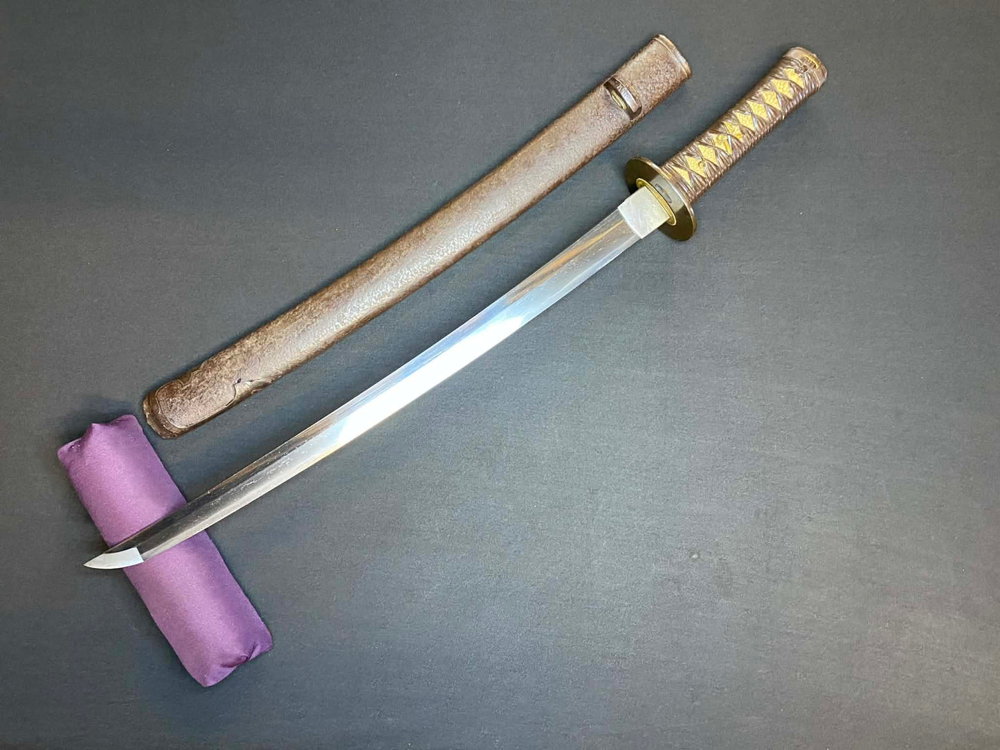 Antique Nihonto - Wakizashi in Handachi Koshirae - signed Echizen no Kuni Kanenori