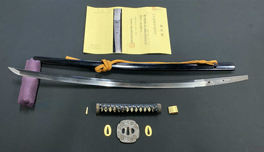 Antique Nihonto - Katana in Koshirae - Muromachi Period (About 500 years old) - NBTHK Certified Bizen Osafune Kiyomitsu