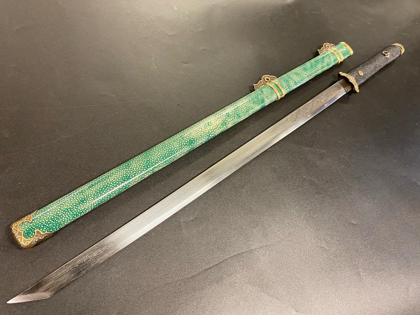 Pre-Owned Lattice Tang Dao - Damascus, Brass fittings