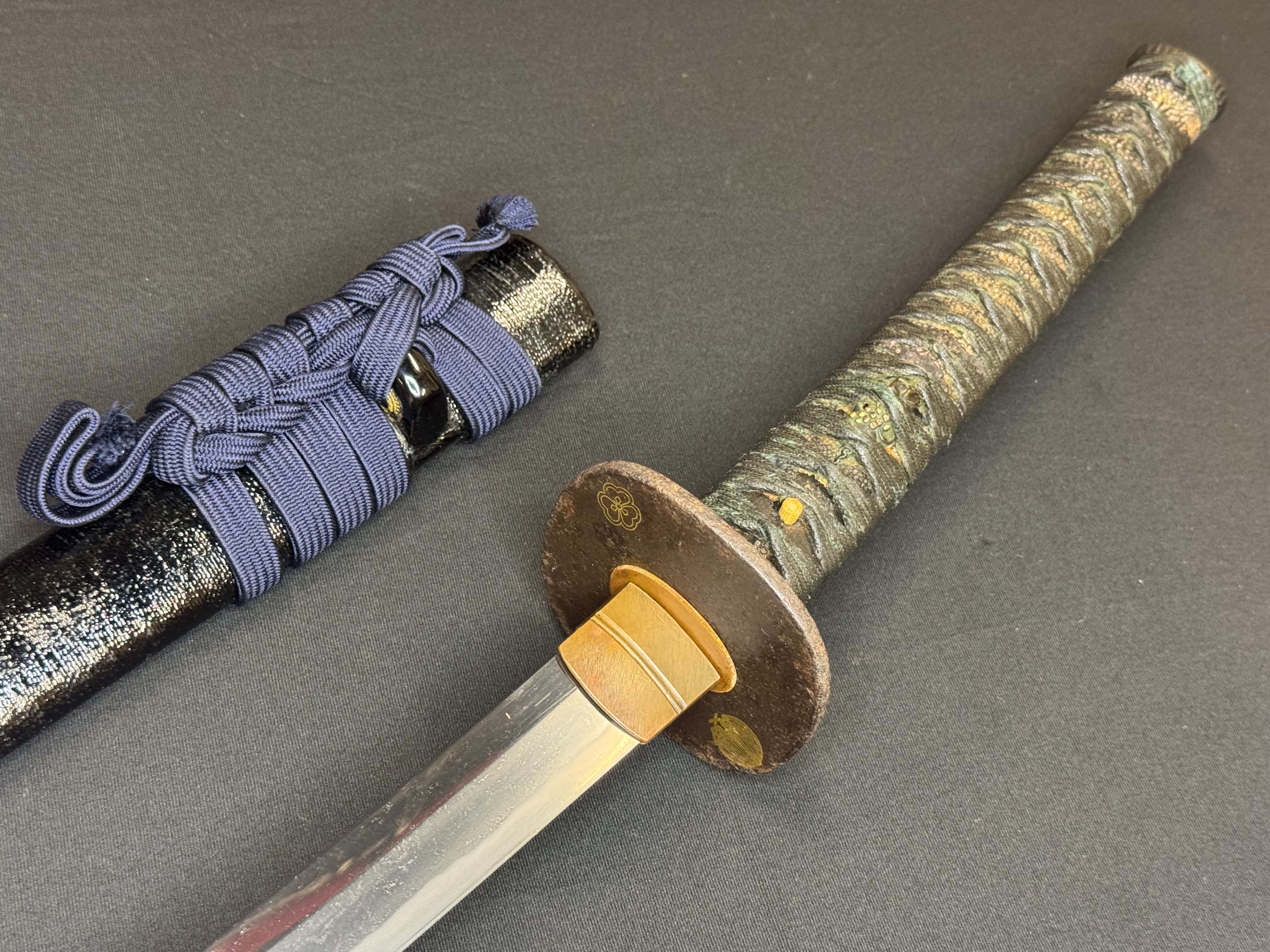 Antique Nihonto - Early Muromachi (about 550 years old) Katana with Koshirae