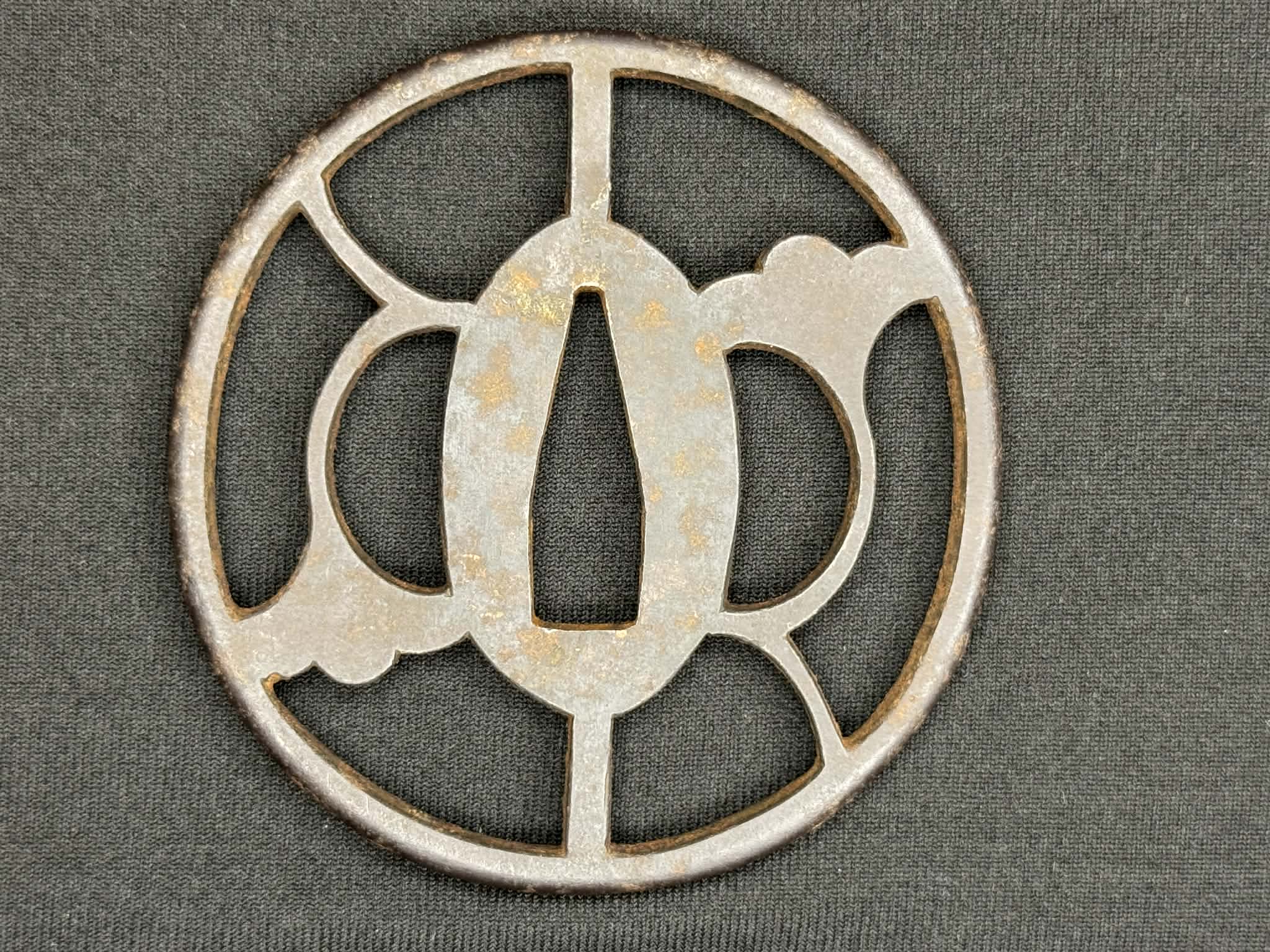 Antique Nihonto -  Katana in Koshirae - Signed Kunishige, First Year of Bunkyu (certified by NBTHK and NTHK)