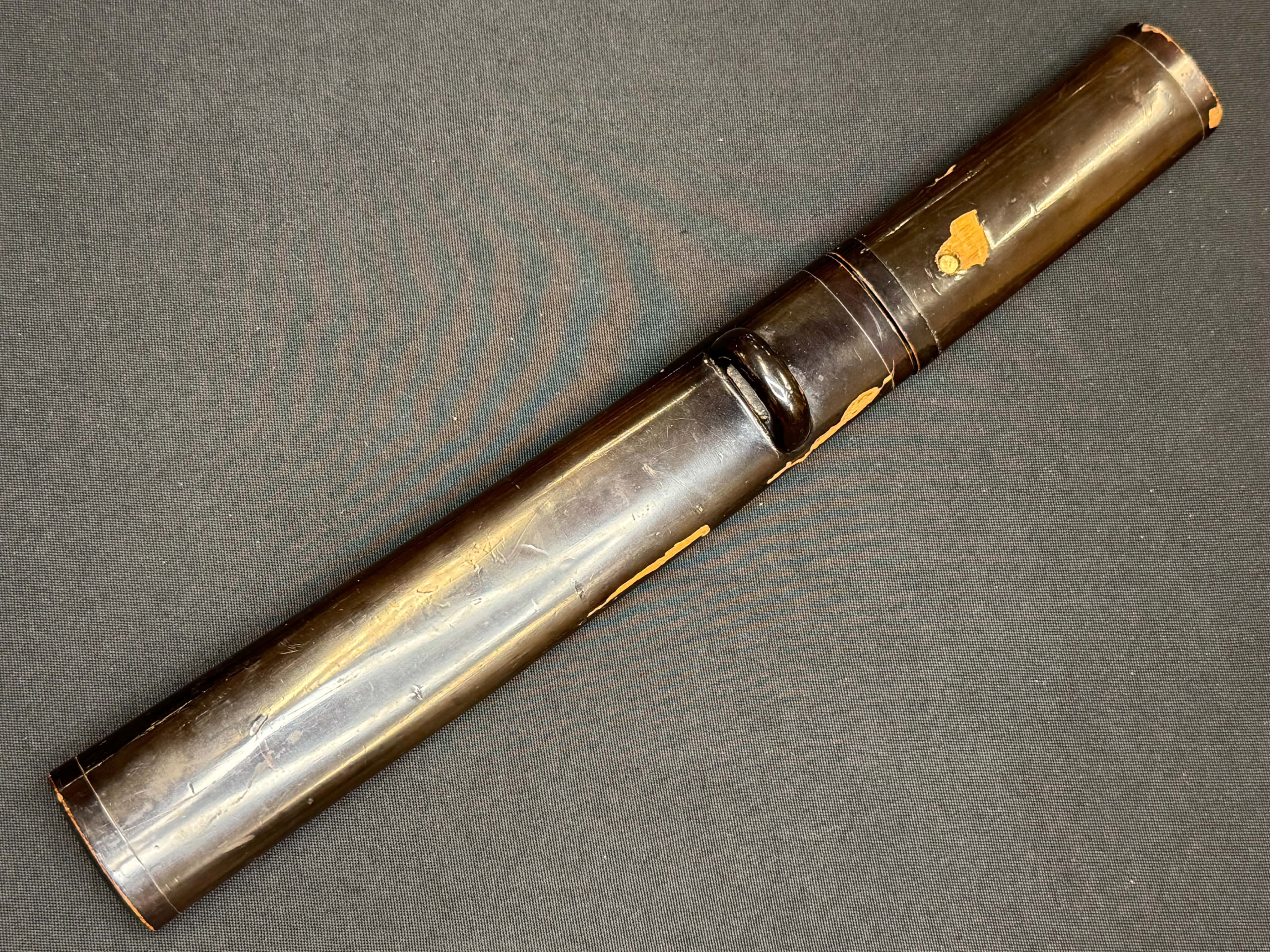 Antique Nihonto - Yoroi doshi in Koshirae, signed Kanekuni Saku