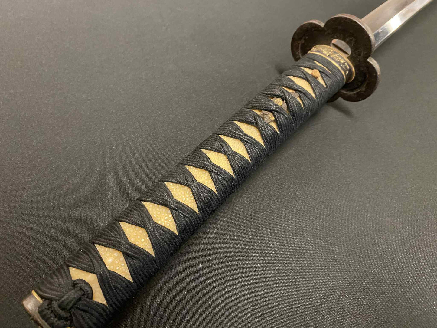 Antique Nihonto - Katana in Koshirae - Late Muromachi (500 years old) - NBTHK Attributed to Latter Mihara