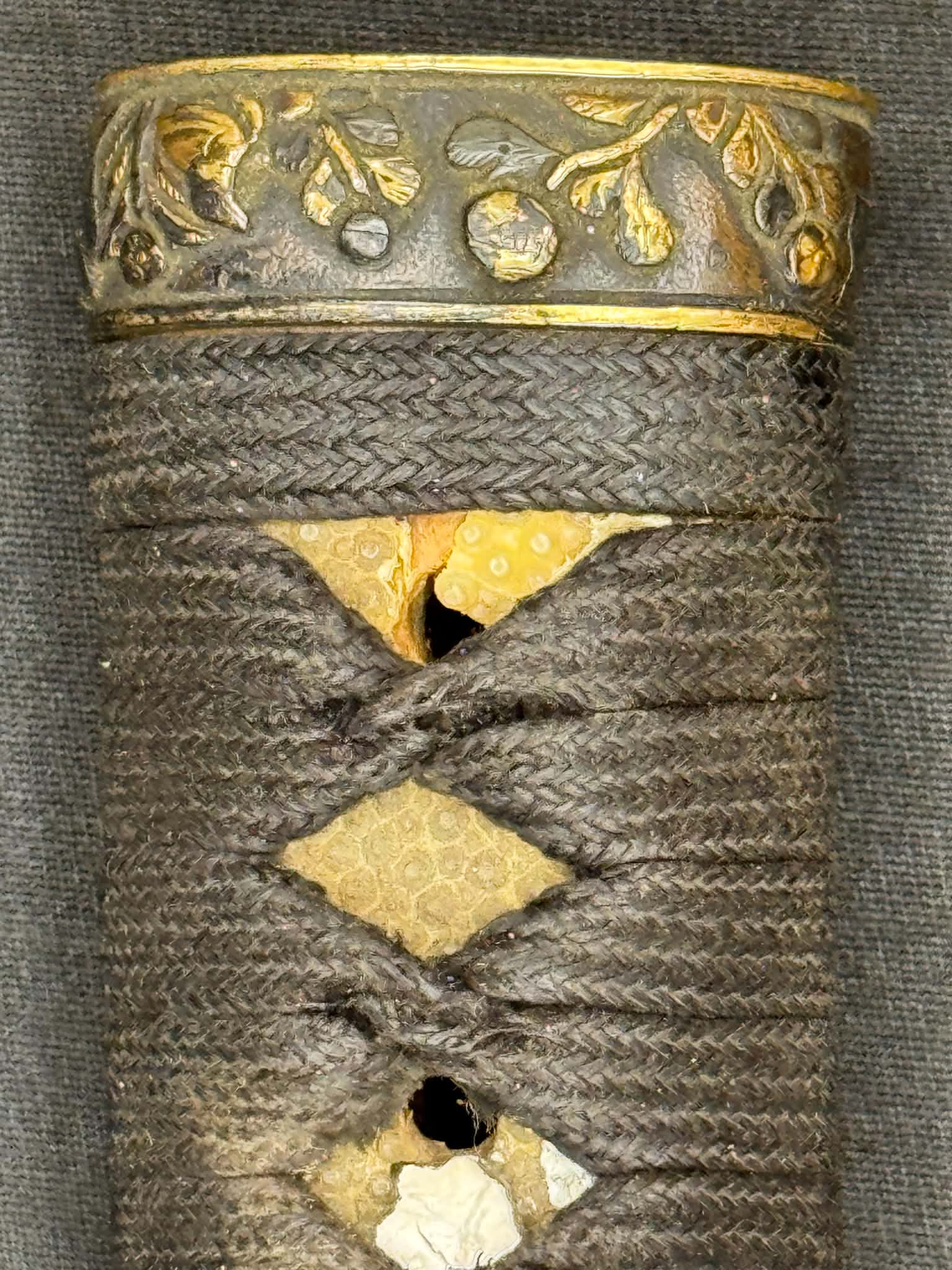 Antique Nihonto - Early Muromachi (600 years old) Katana in Handachi Koshirae