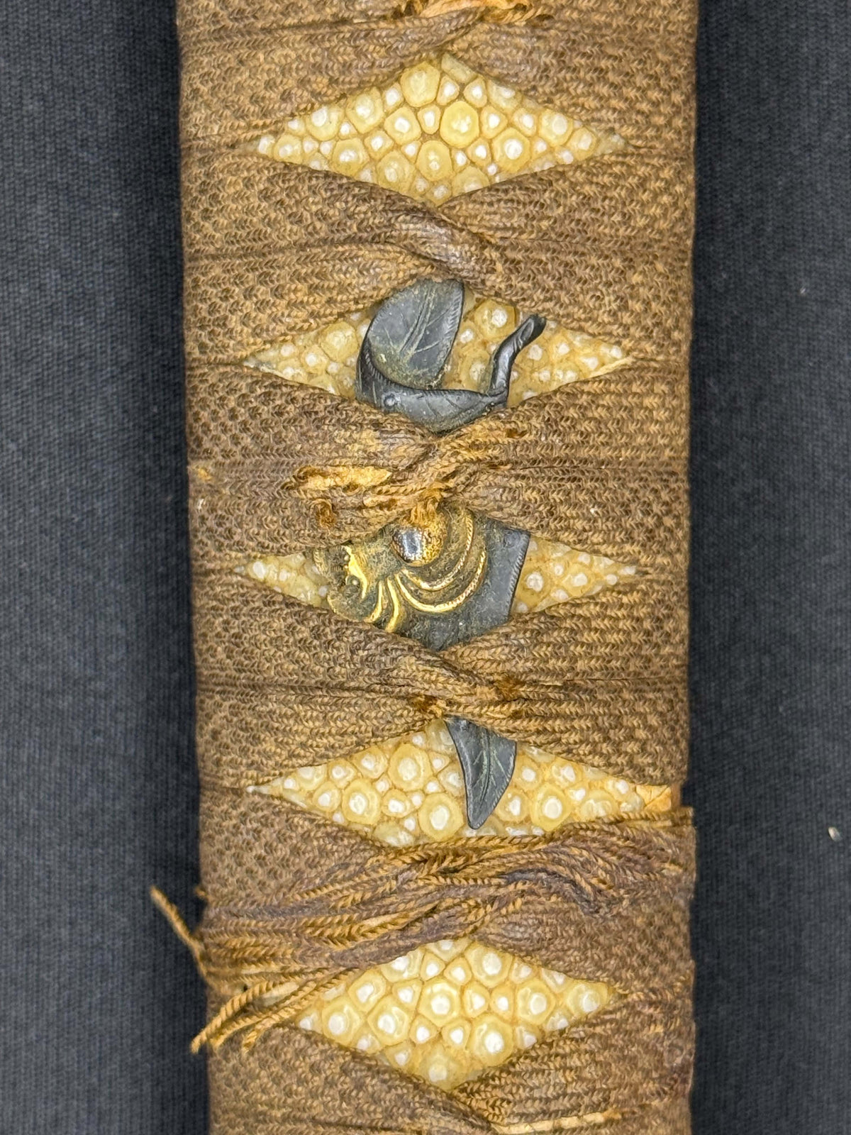 Antique Nihonto - Mid-Edo Wakizashi with Koshirae, signed Etchu no Kami Kanekuni, NBTHK certified