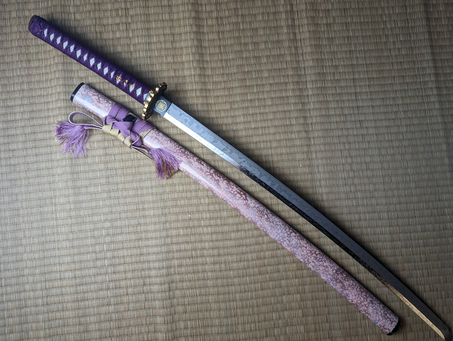 Katana- sakura burst, T10, hitatsura Hamon, 3-color Polish