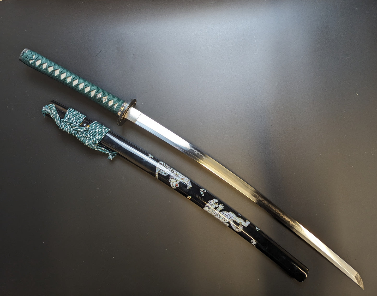 Katana - Sakurado Jade Tiger - T10 Steel, Choji hamon