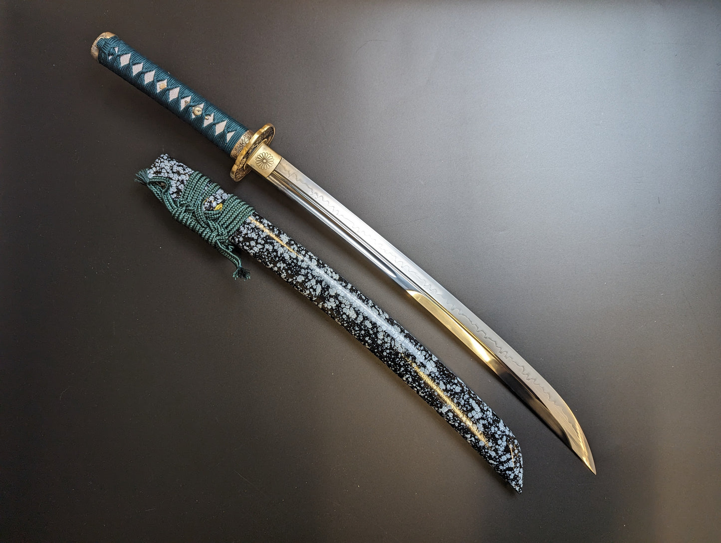 Wakizashi - Green Naginata Naoshi - T10 Clay Tempered