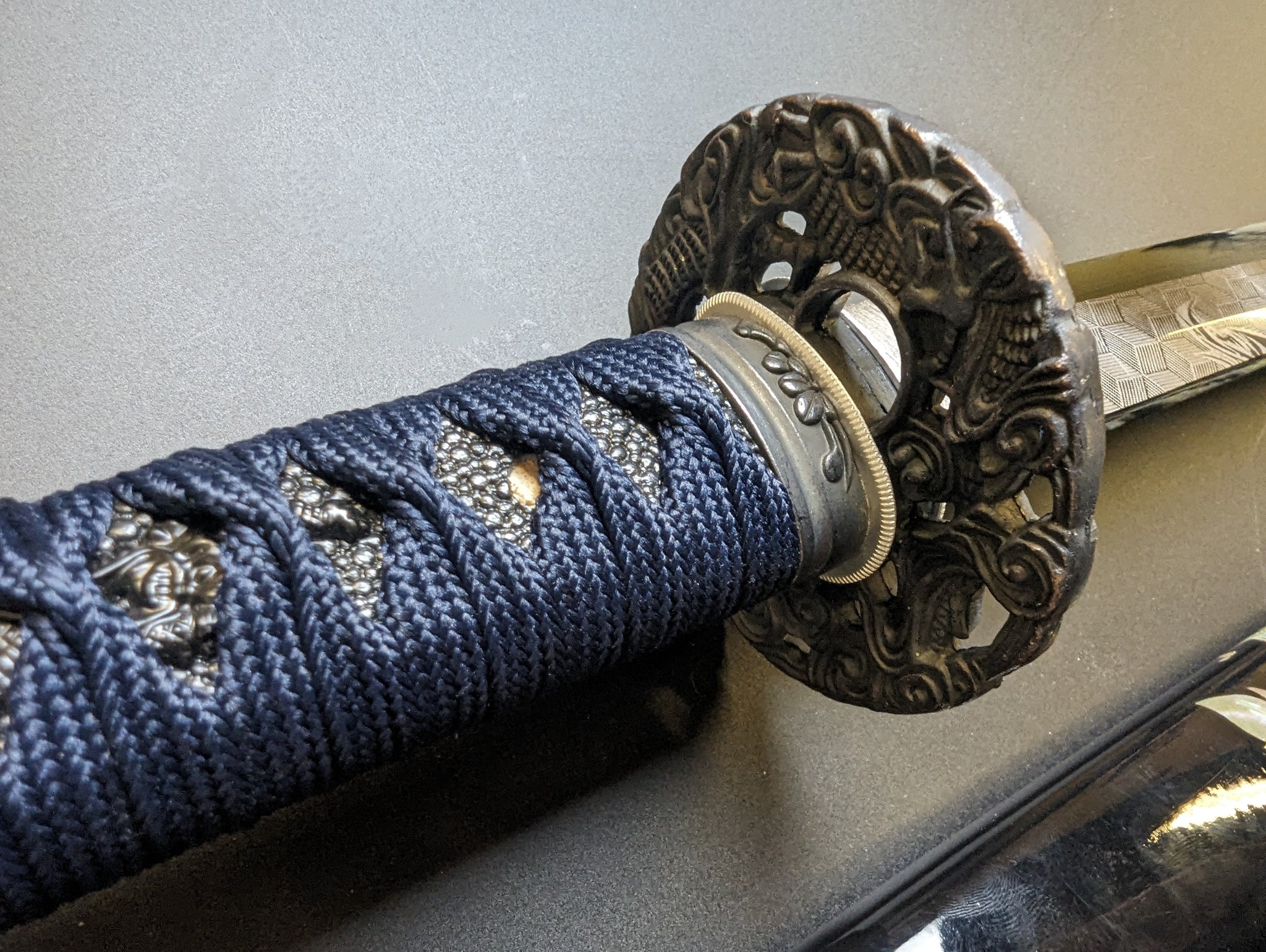 Phoenix Armory Katana - Cobalt Dragon - Engraved 65mn