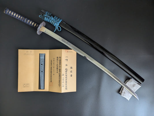 Antique Nihonto -  Katana signed Echizen Ju Sagami no Kami Fujiwara Kanetsuna - in Koshirae, Early Edo (475 years), NBTHK Tokubetsu Hozon Certified