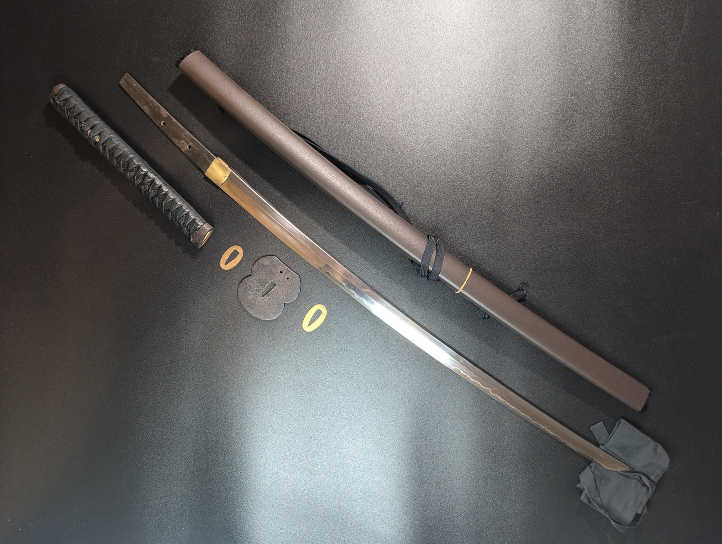 Antique Nihonto -  Katana in  Koshirae, late Muromachi (425+ years old) - signed Moriyuki, NBTHK Hozon attributed to Taira Takada