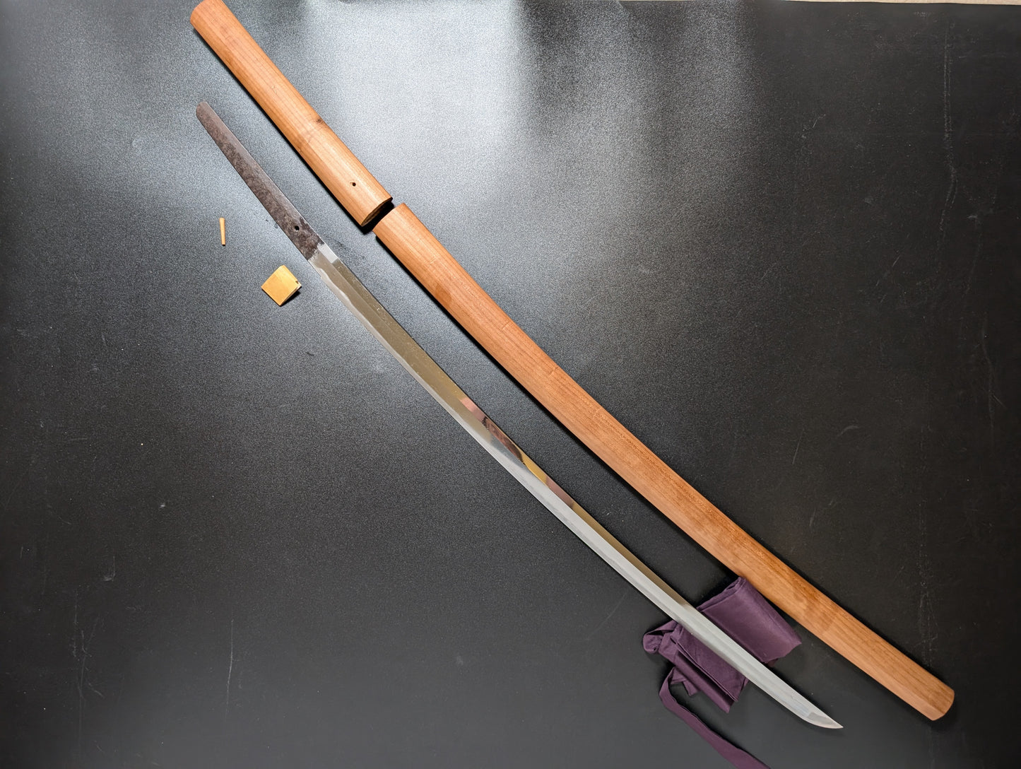 Antique Nihonto - Very Long Katana in Shirasaya - Late Muromachi (500+ years old) Fujiwara Iehide signature certified by NBTHK