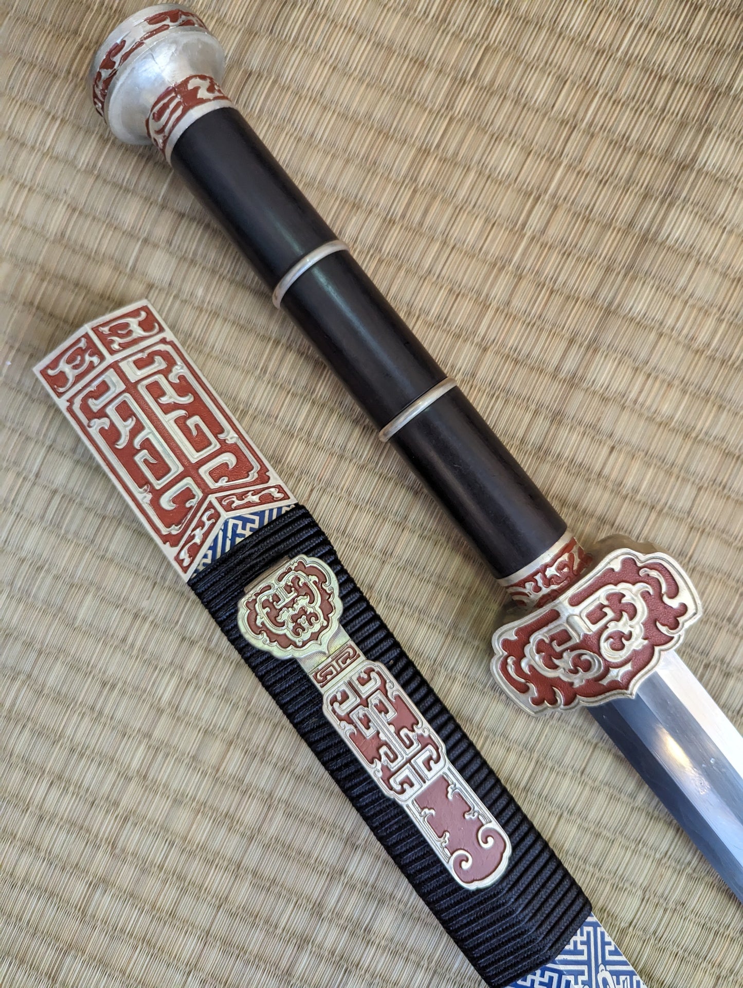 Red Dragon Han Jian - Phoenix Arms eight-sided Damascus clay tempered, Brass fittings