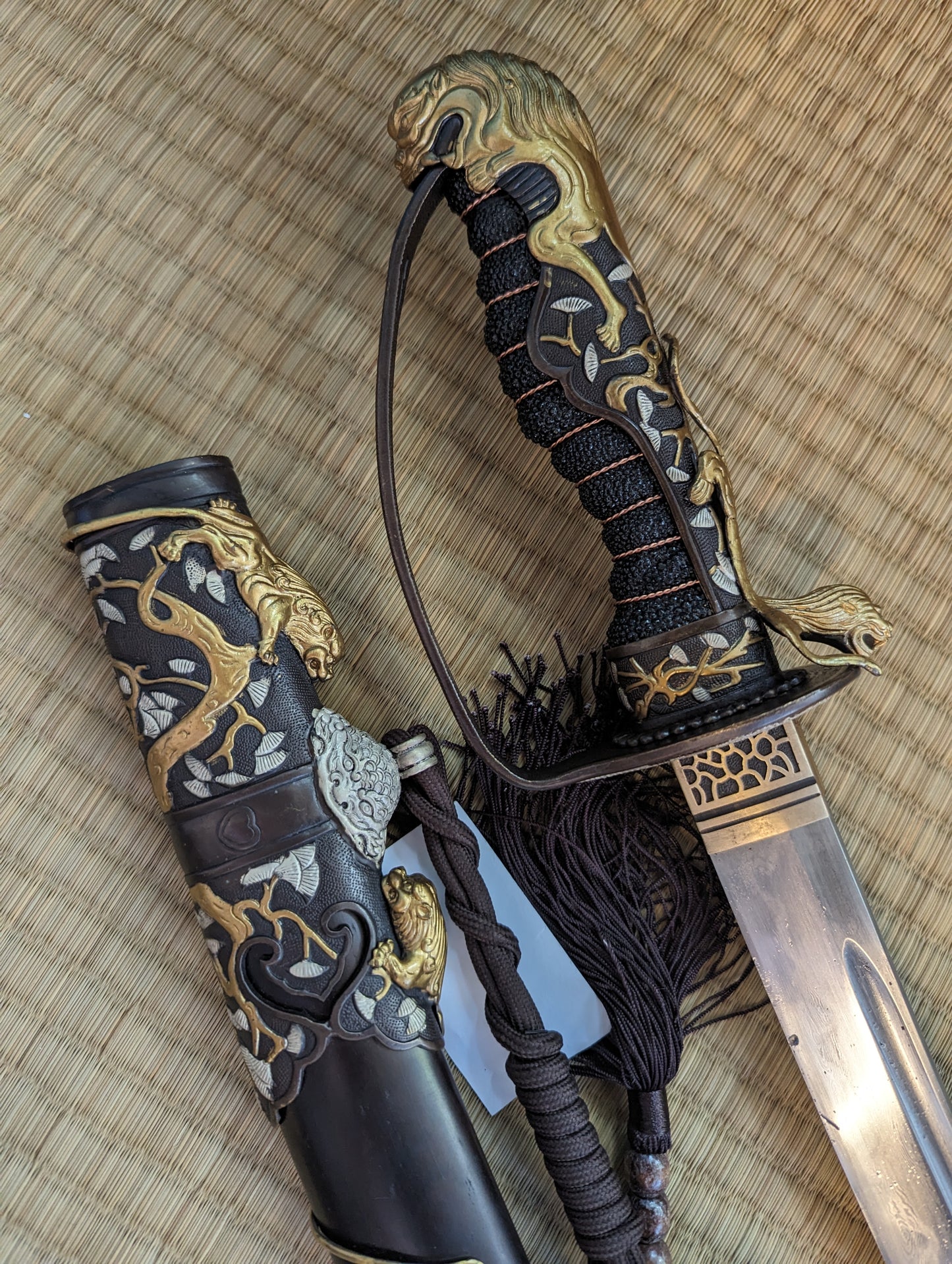 Nationalist Military Saber- Lion Fittings, Clay Tempered Damascus Steel