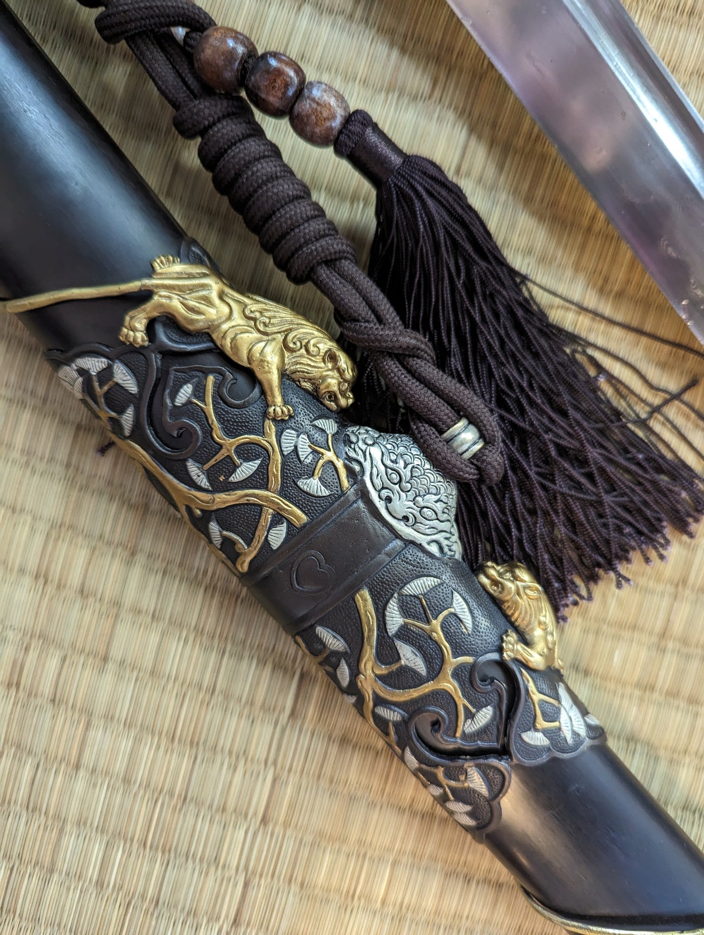 Nationalist Military Saber- Lion Fittings, Clay Tempered Damascus Steel