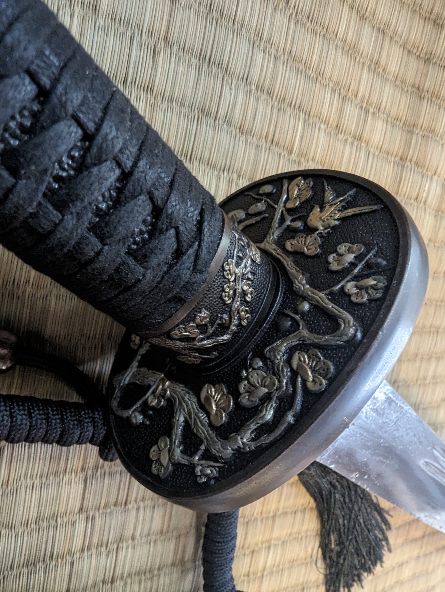 Ming Saber- Plum Fittings, Clay Tempered Damascus Steel