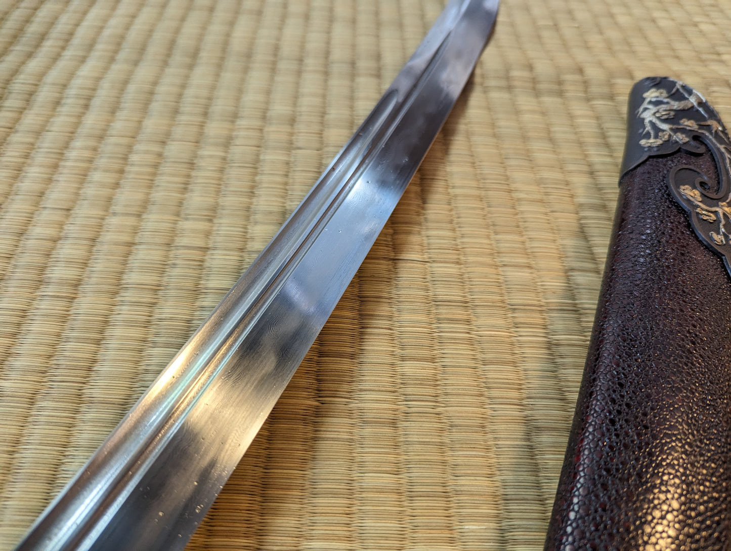 Ming Saber- Plum Fittings, Clay Tempered Damascus Steel