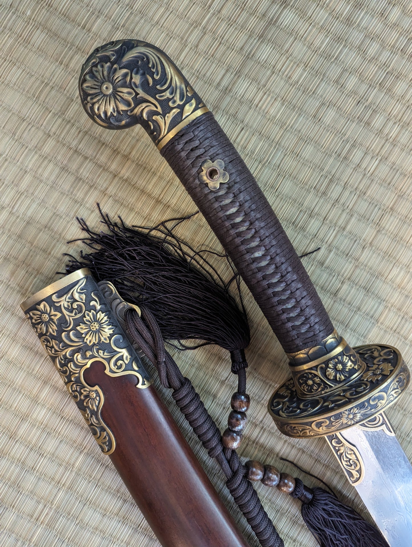 Ming Saber- Chrysanthemum Fittings, Damascus Steel