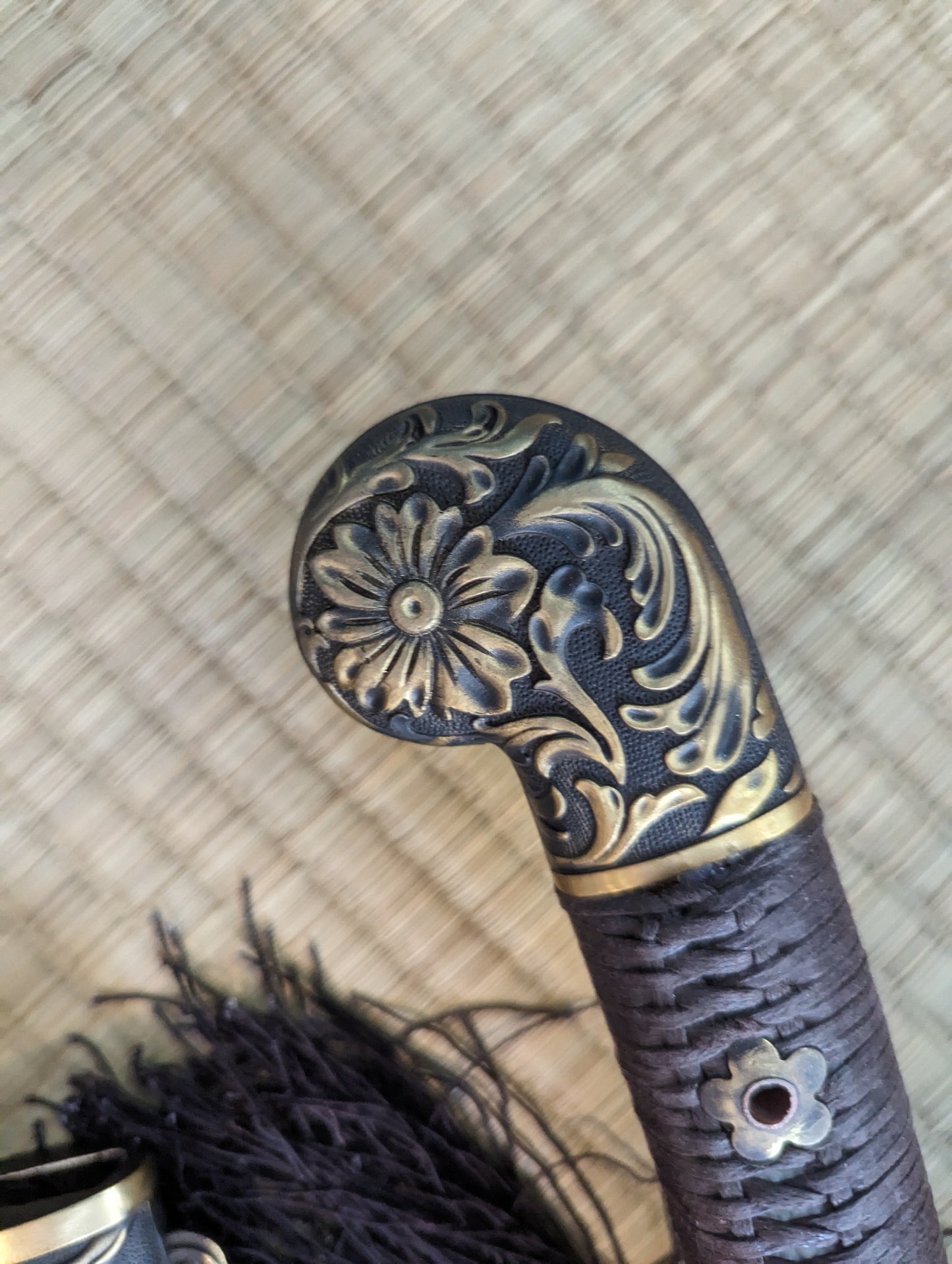 Ming Saber- Chrysanthemum Fittings, Damascus Steel