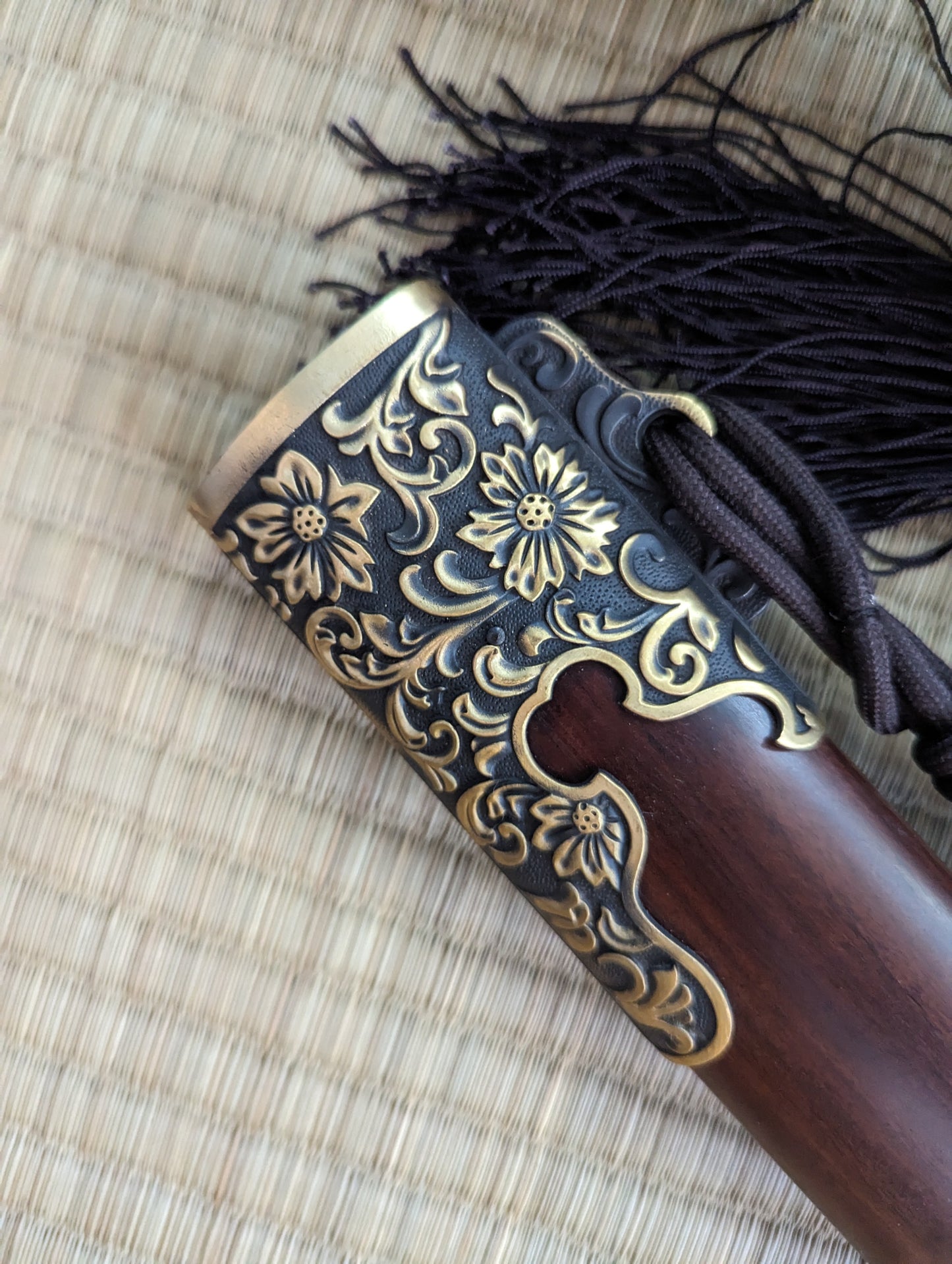 Ming Saber- Chrysanthemum Fittings, Damascus Steel