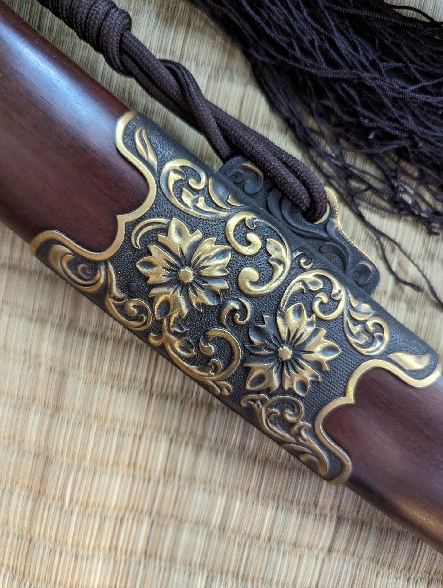 Ming Saber- Chrysanthemum Fittings, Damascus Steel