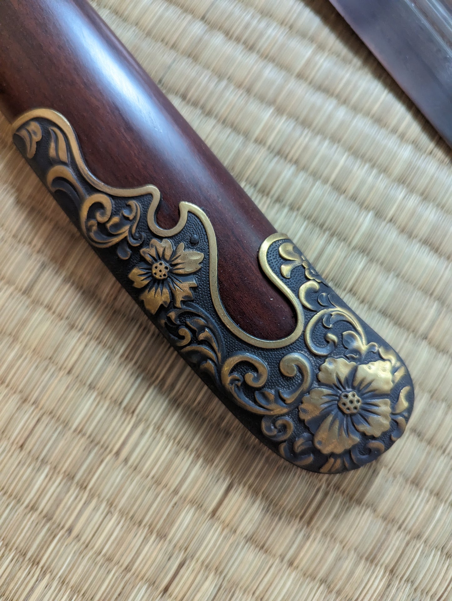 Ming Saber- Chrysanthemum Fittings, Damascus Steel