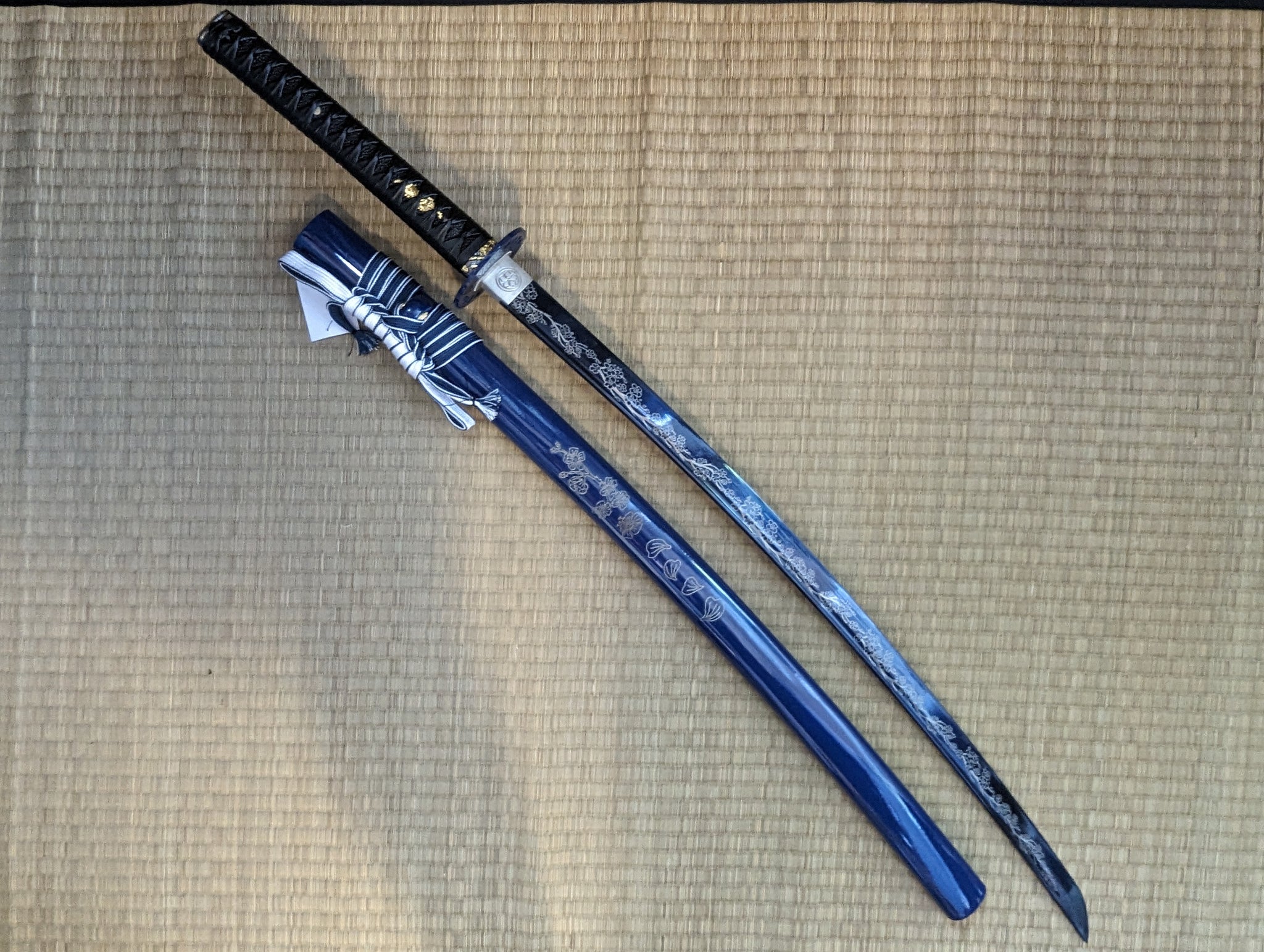Katana - Blue Fuji - Engraved Carbon Steel, Mount Fuji Theme