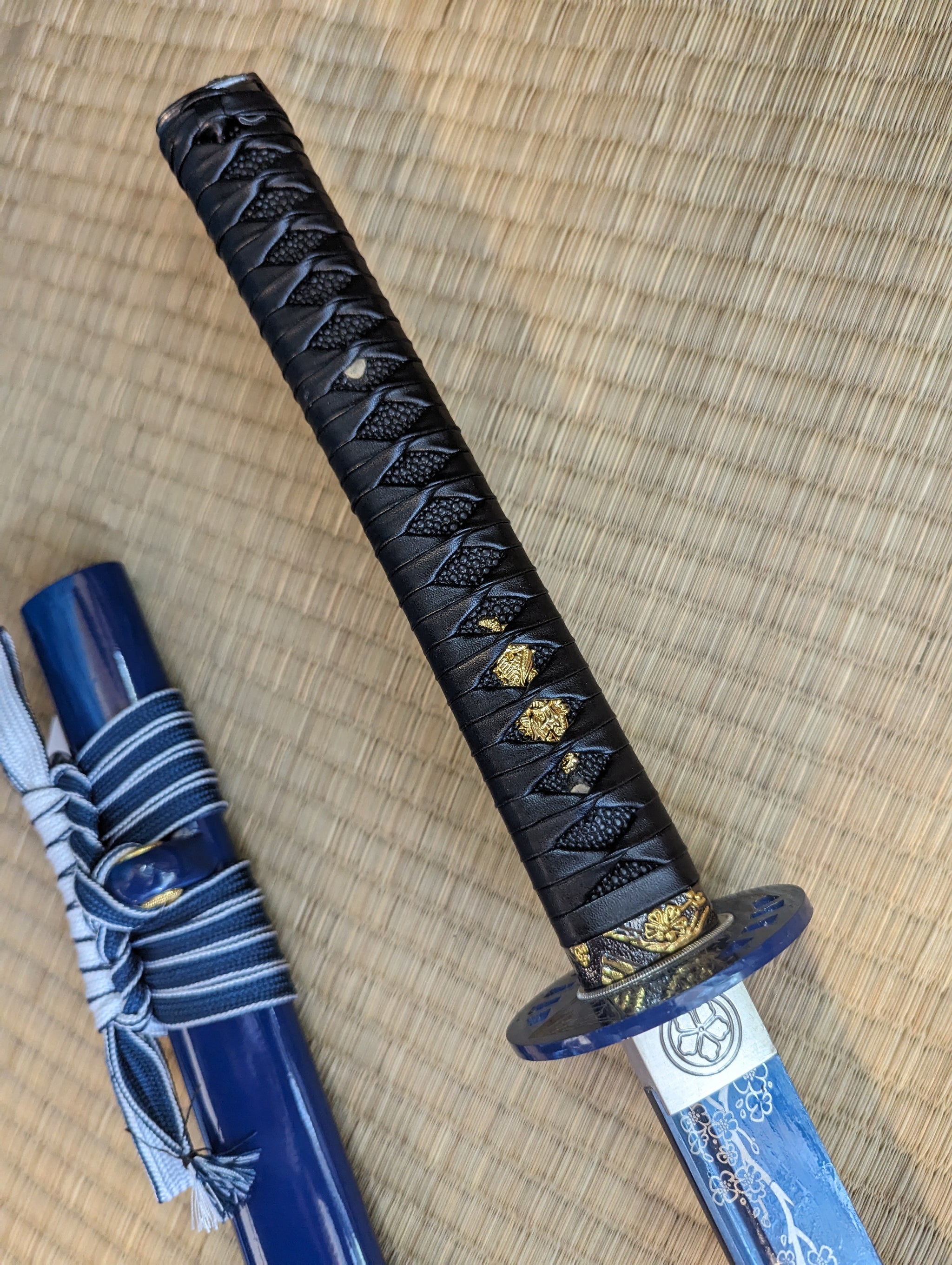 Katana - Blue Fuji - Engraved Carbon Steel, Mount Fuji Theme