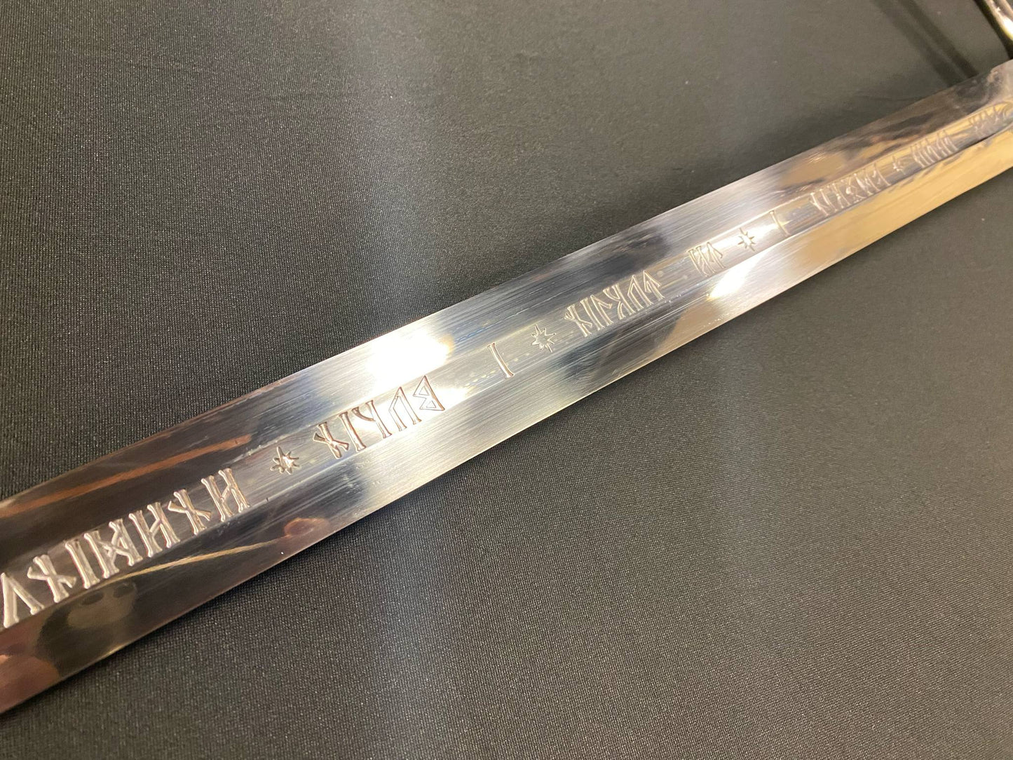 Legacy Steel Lord of the Rings Aragorn's Anduril Sword 1095