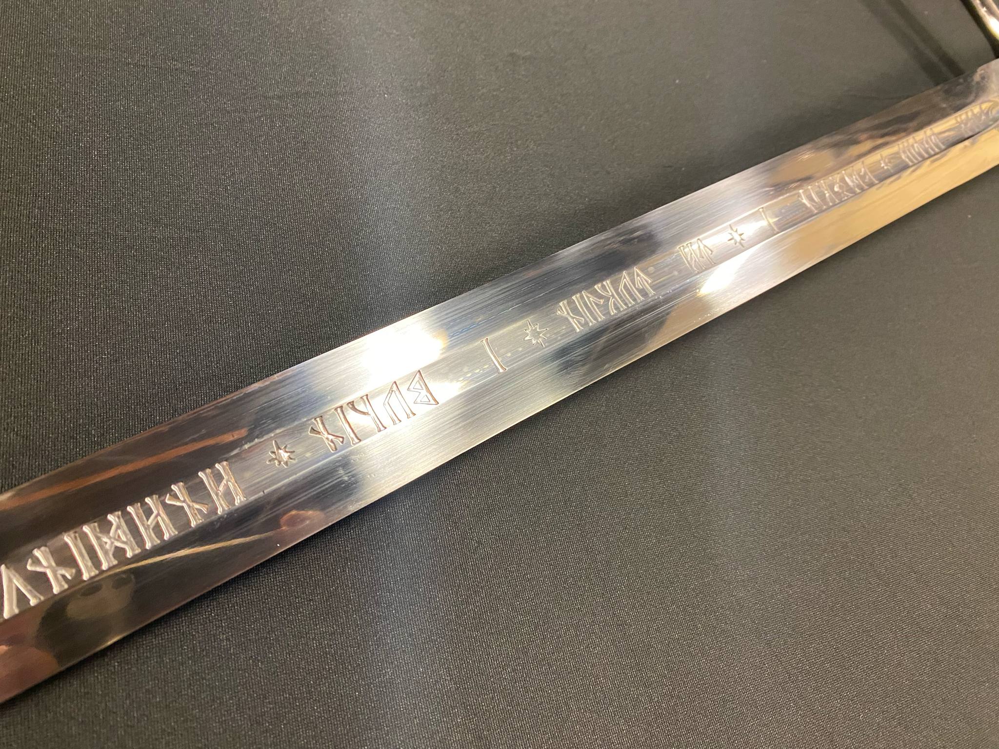 Legacy Steel Lord of the Rings Aragorn's Anduril Sword 1095