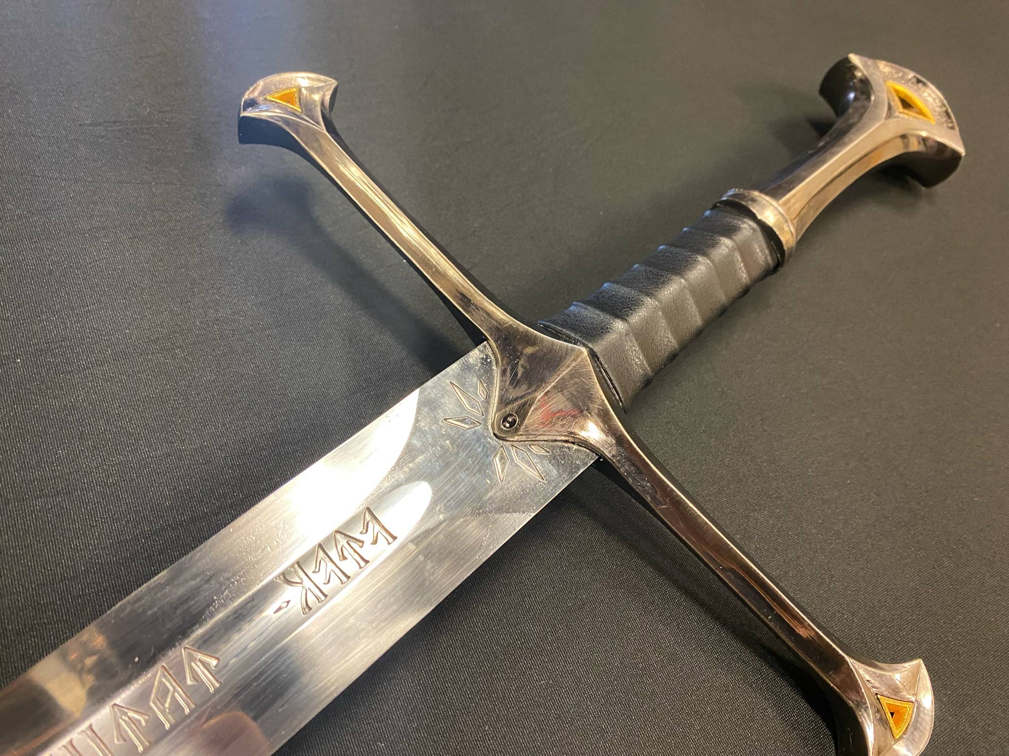 Legacy Steel Lord of the Rings Aragorn's Anduril Sword 1095